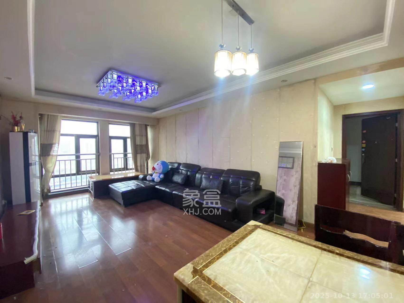 铂宫 3室2厅2卫 4000.0元/月 铂宫 3室2厅2卫 4000.0元/月室内图