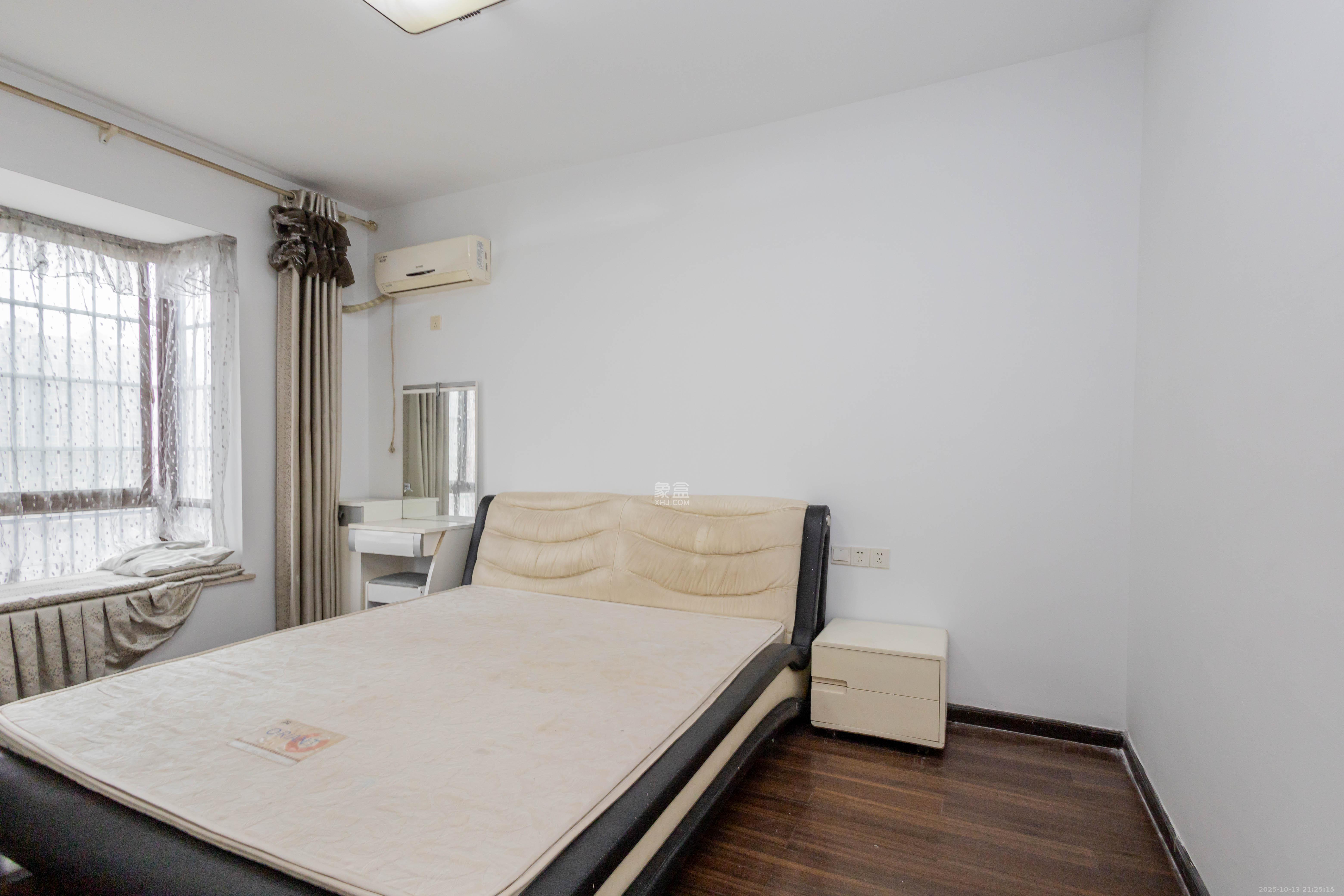 方略潇邦  3室2厅1卫    43.8万卧室