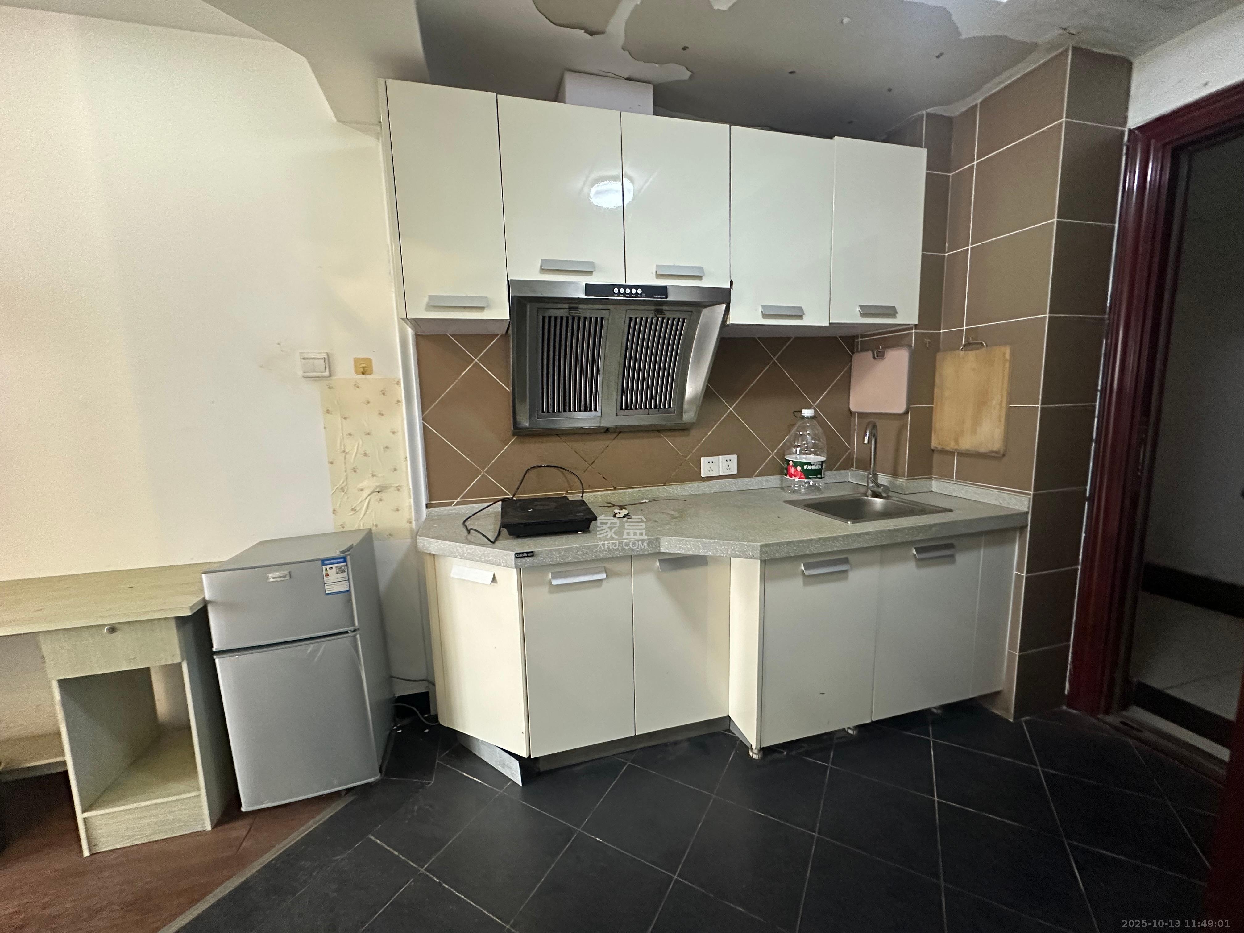 时代星城  1室1厅1卫    1000.0元/月室内图