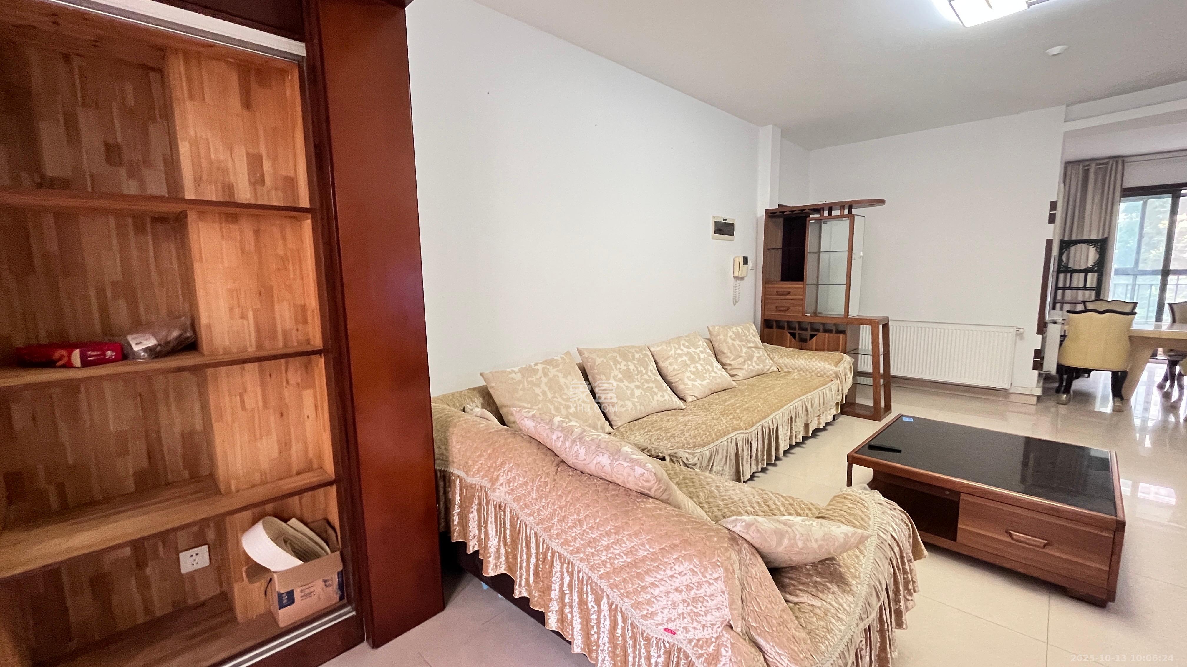 卓越蔚蓝海岸二期  3室2厅2卫    3500.0元/月室内图