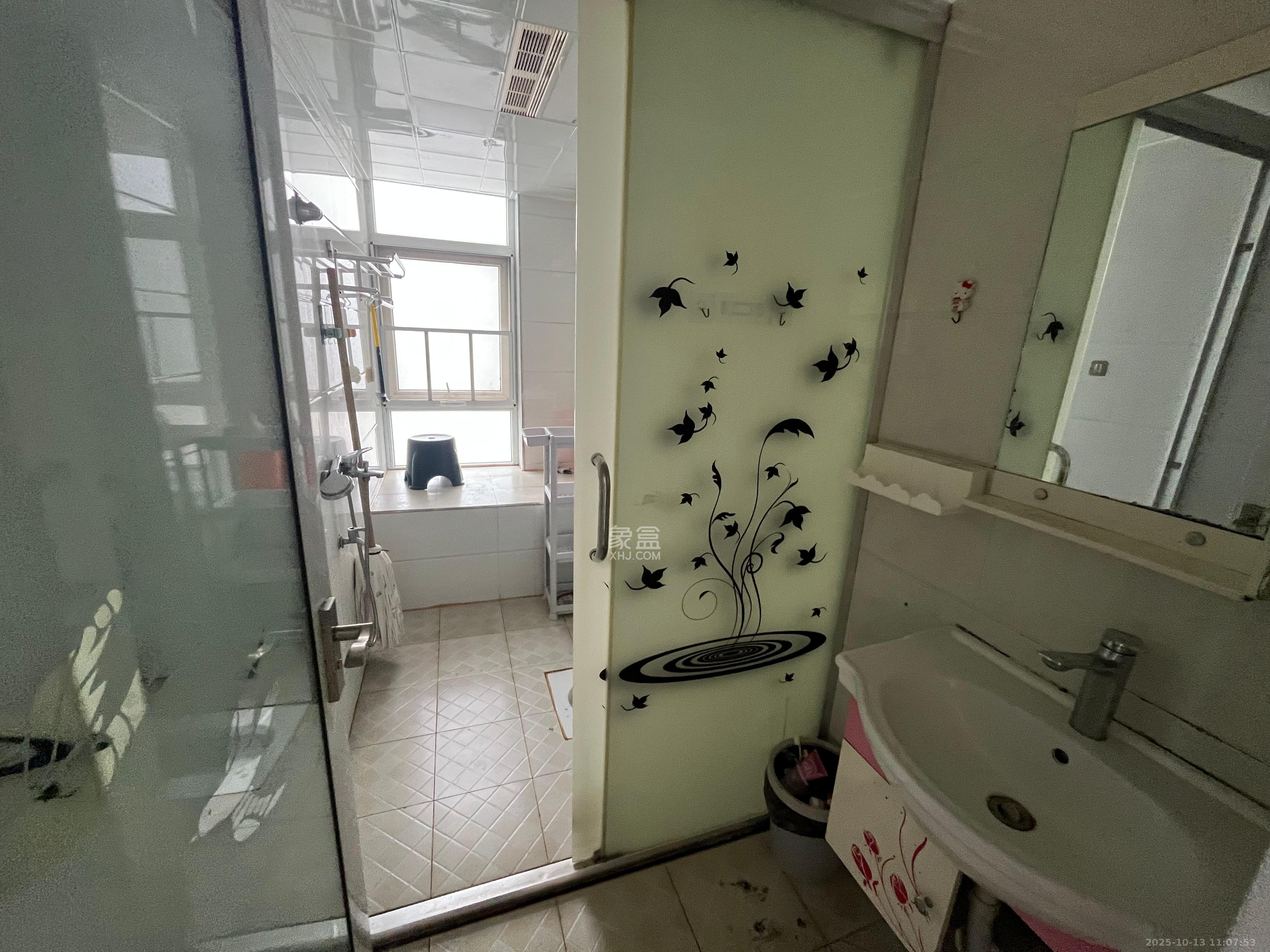 佳兆业君汇上品  3室2厅2卫    1800.0元/月室内图