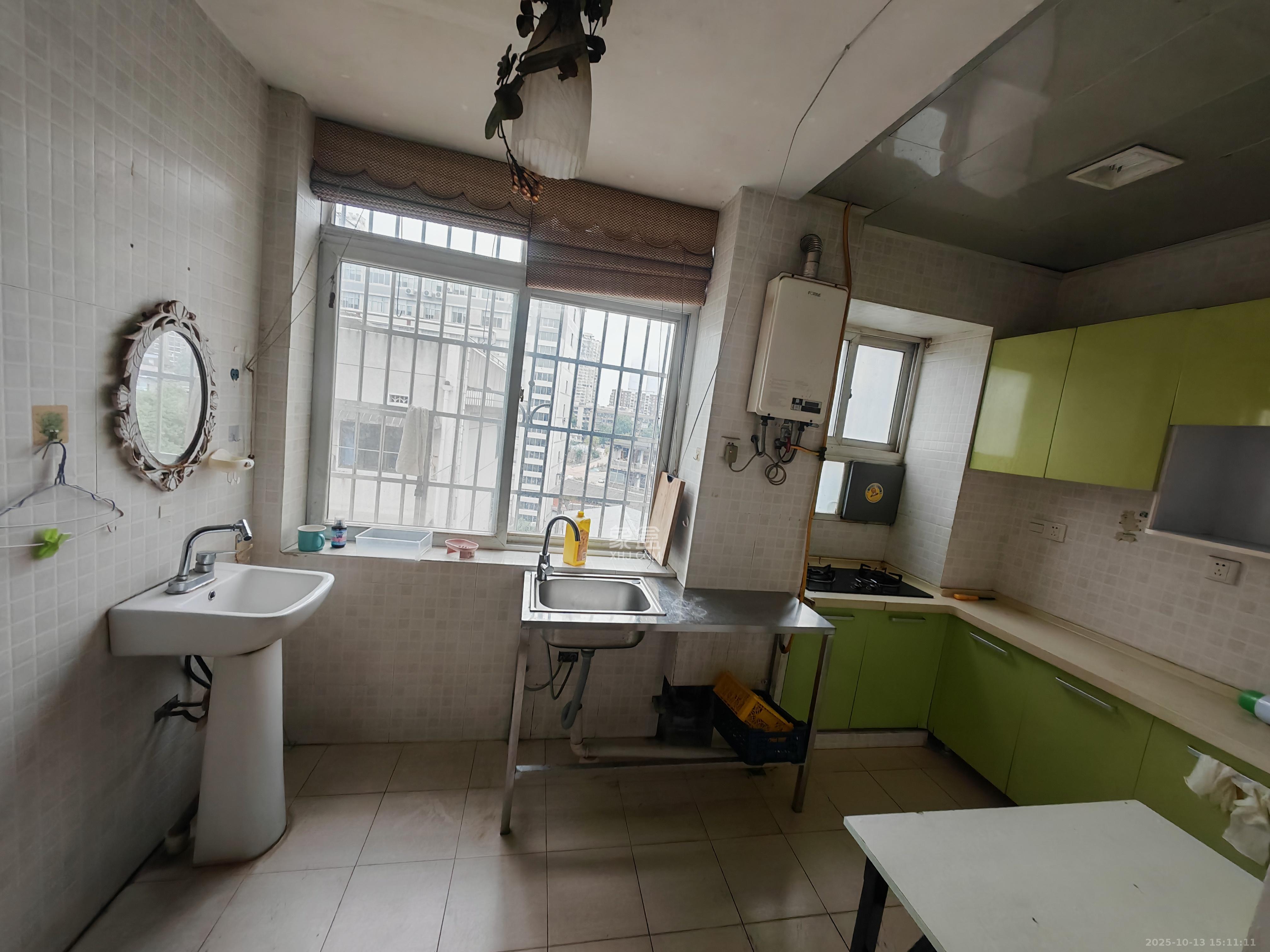 中国人民财产股份公司宿舍（人民保险公司宿舍）  2室1厅1卫    1600.0元/月室内图