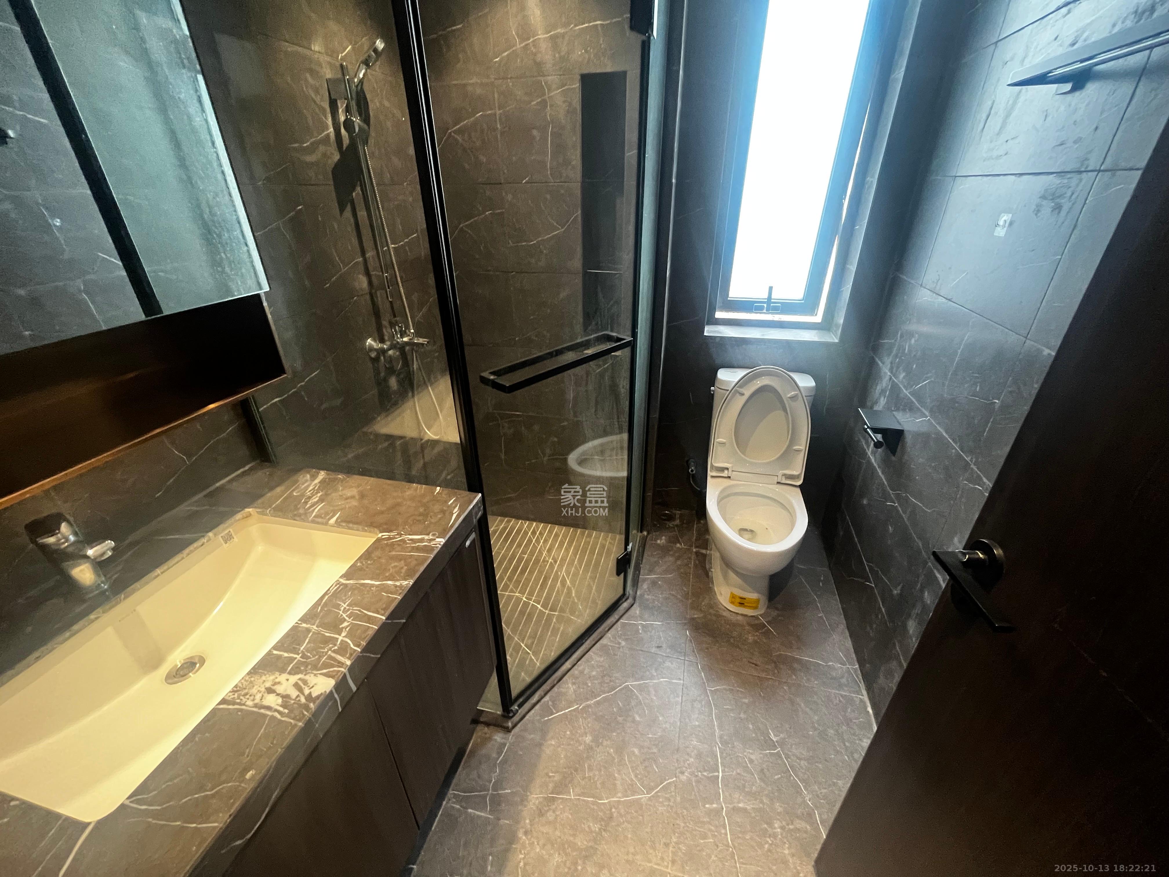 绿地麓云国际 1室0厅0卫 6000.0元/月 绿地麓云国际 1室0厅0卫 6000.0元/月室内图