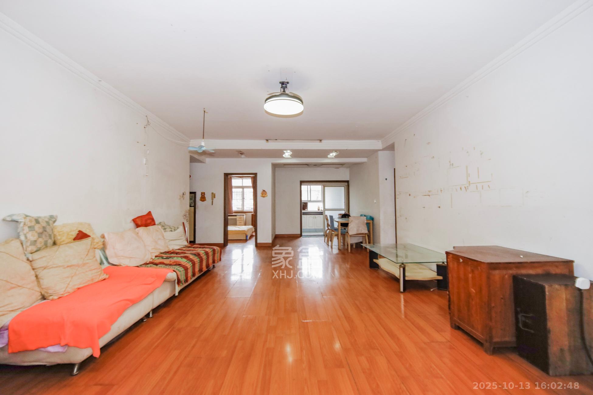 湘樟园小区（湘樟家园）  3室2厅2卫    55.0万客厅