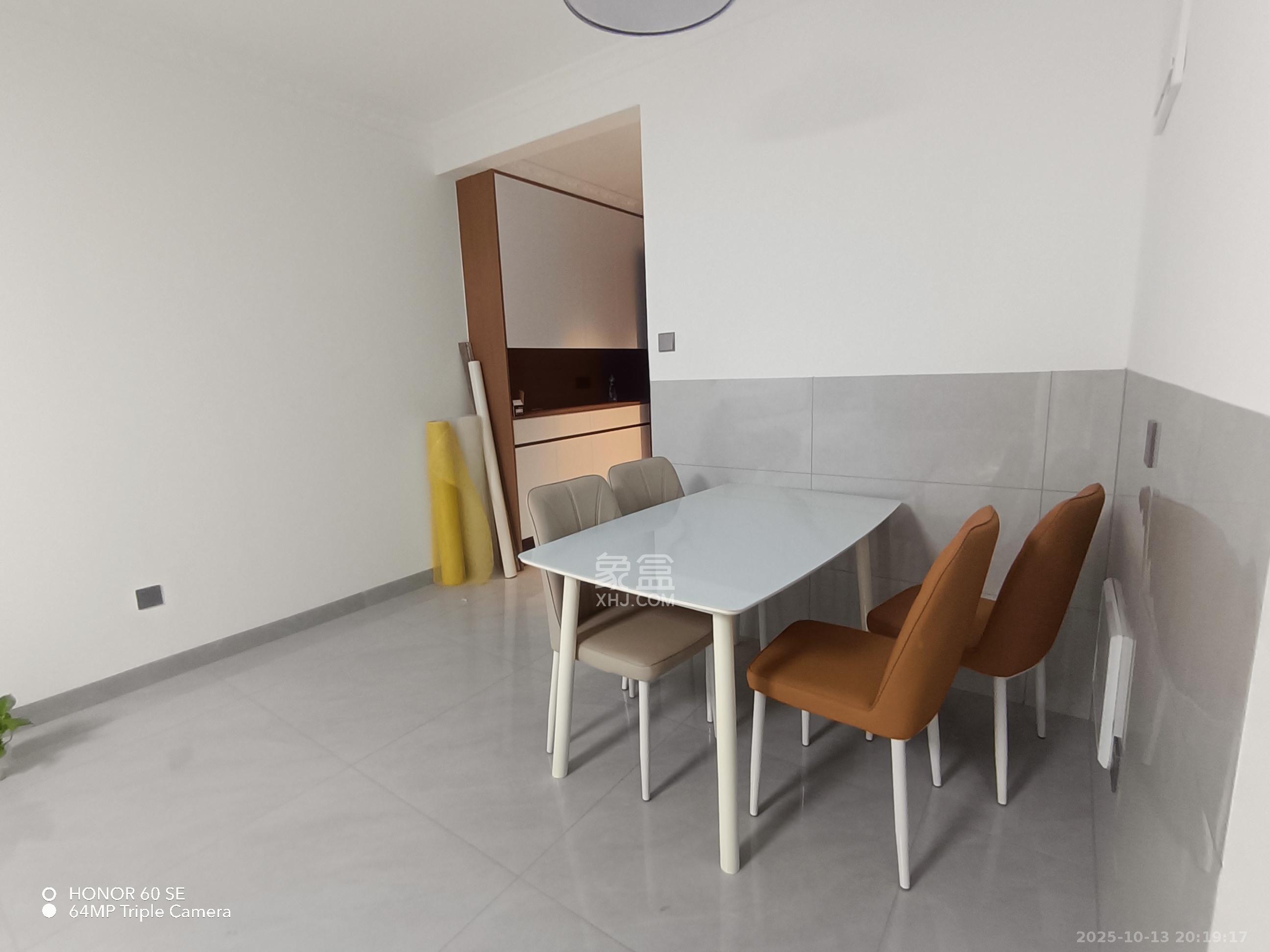 谷山景苑  3室2厅2卫    2500.0元/月 谷山景苑  3室2厅2卫    2500.0元/月