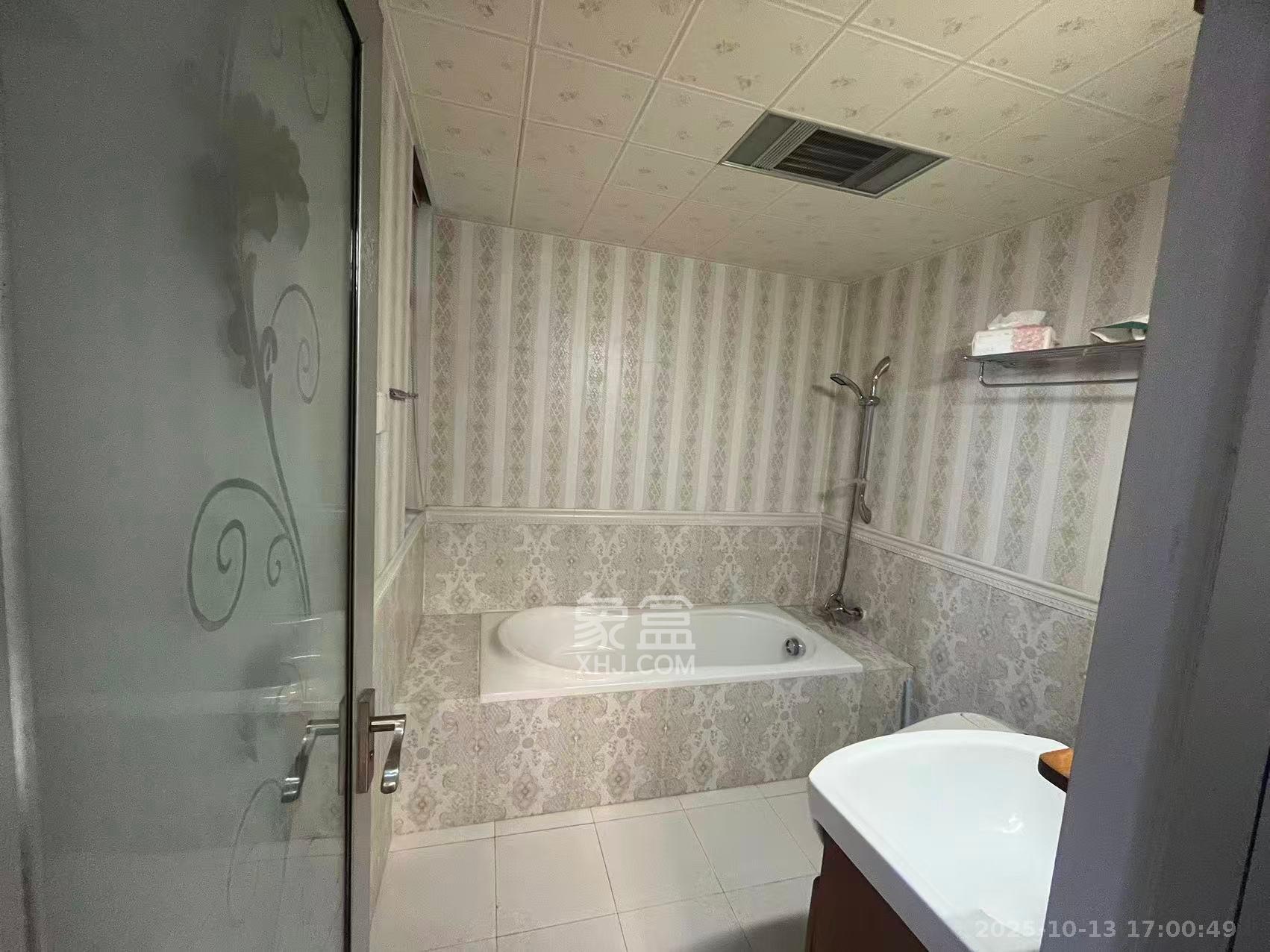 金葳佳园  4室2厅2卫    5000.0元/月 金葳佳园  4室2厅2卫    5000.0元/月室内图