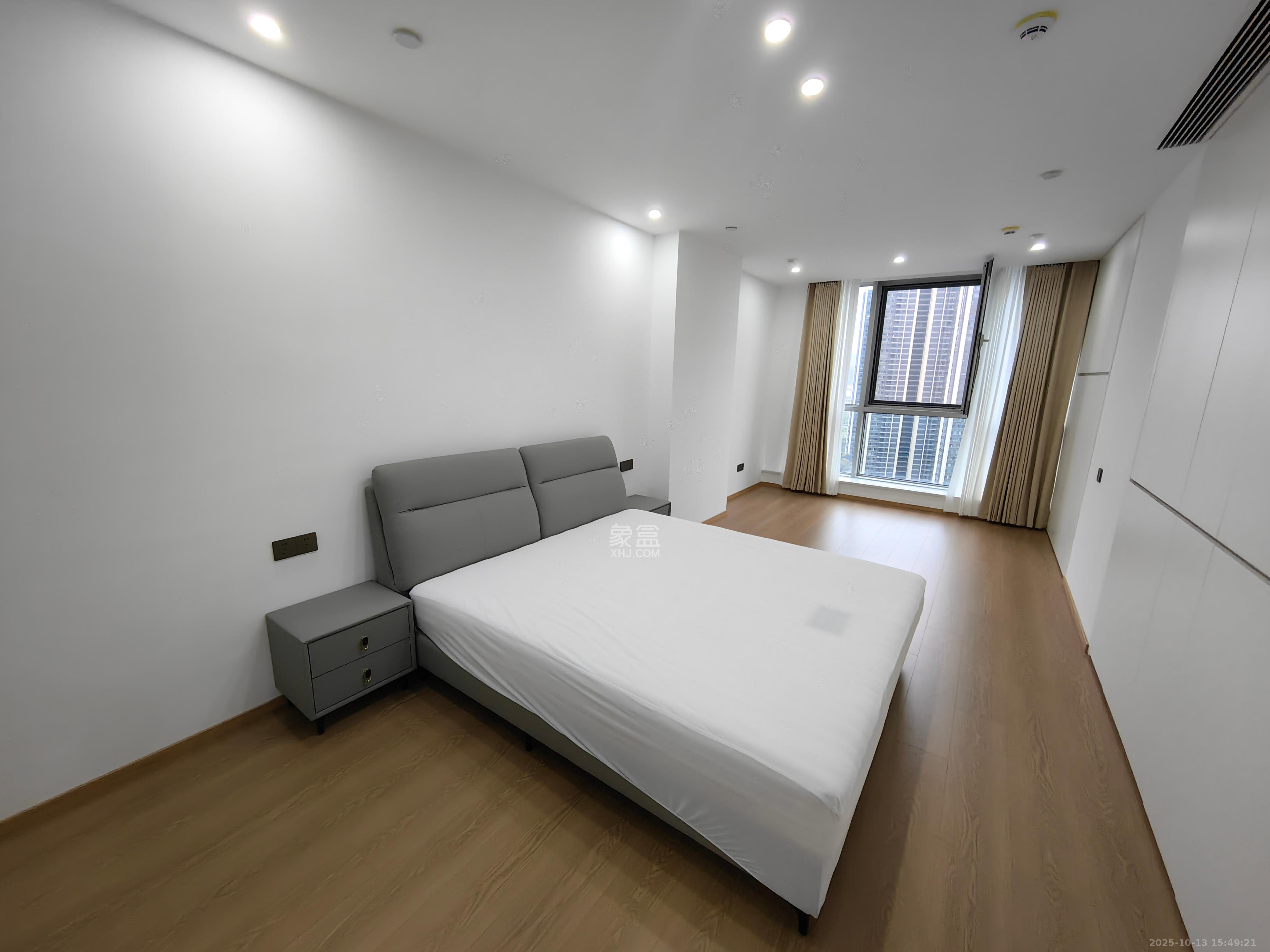 正荣梅溪紫阙台  4室2厅2卫    11000.0元/月室内图