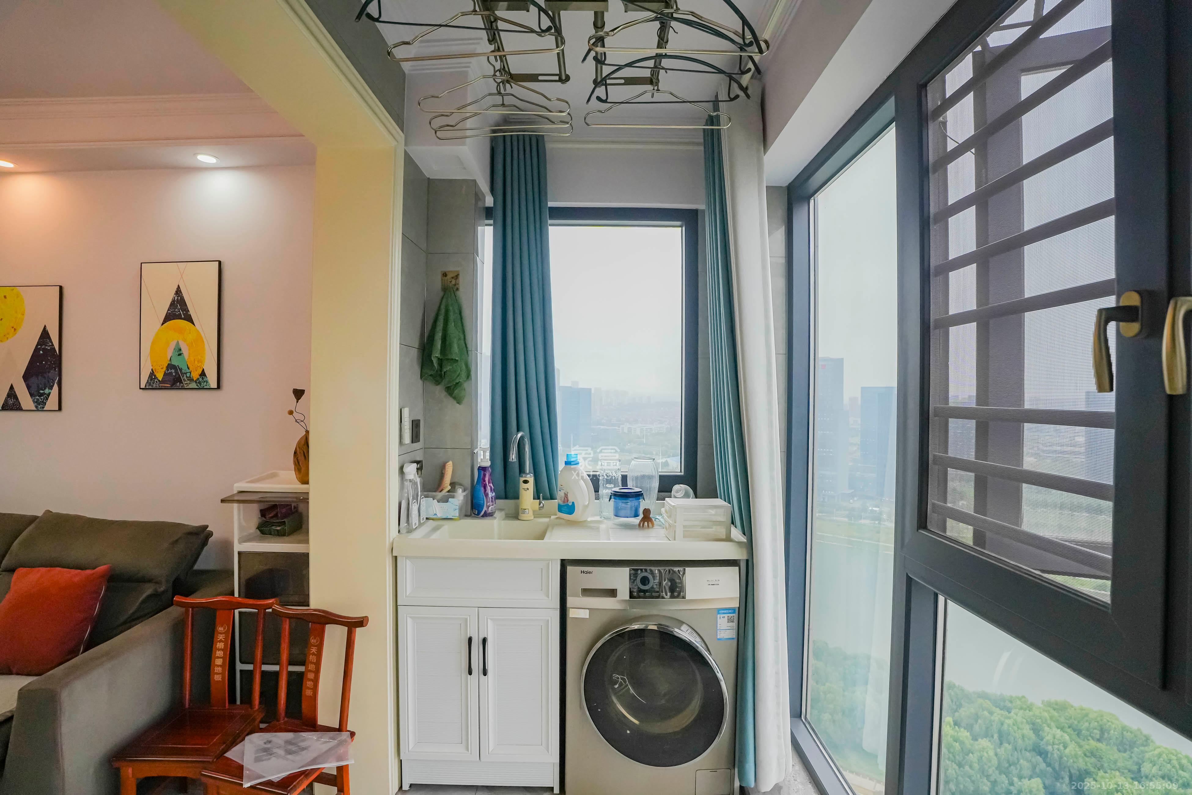 鑫利家园  2室2厅1卫    65.0万阳台