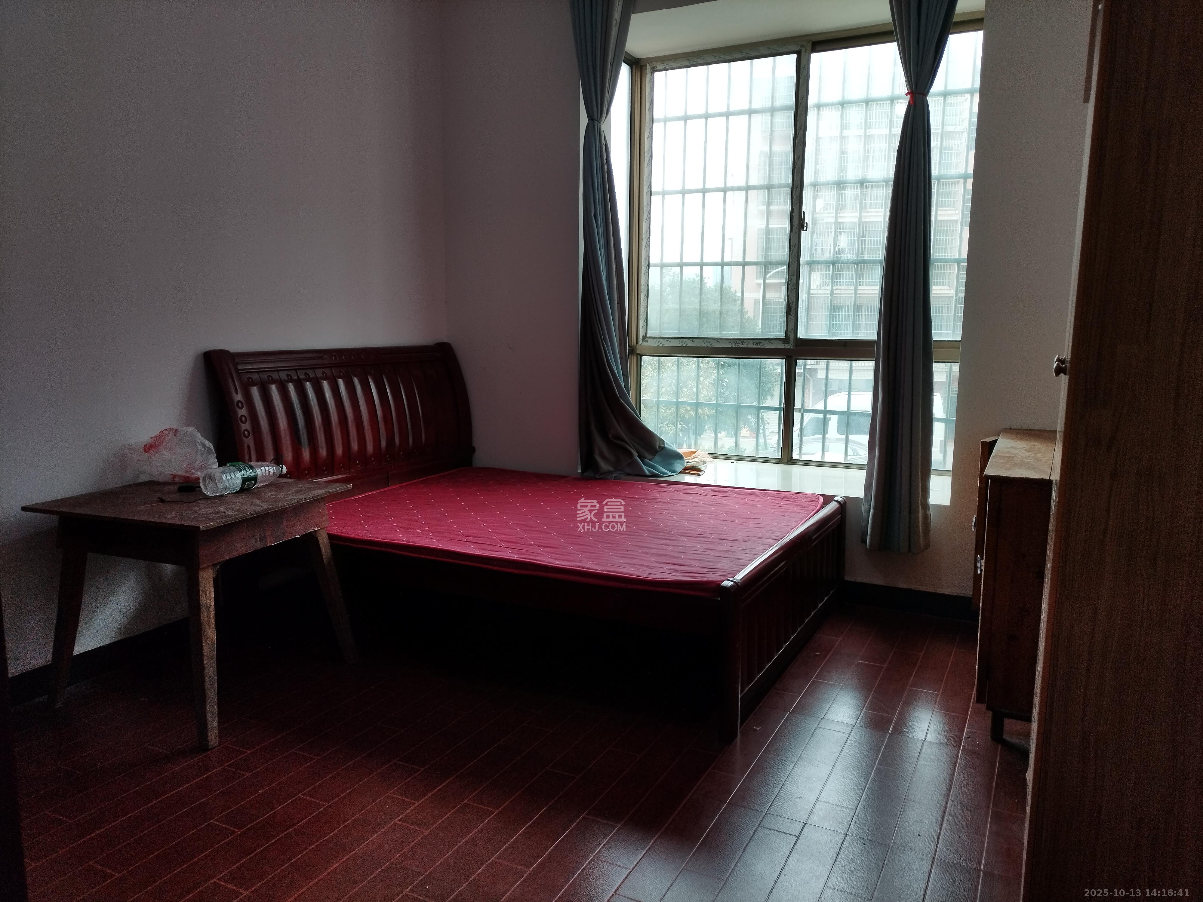 华美佳园(鄱阳佳园)  3室2厅2卫    1600.0元/月室内图