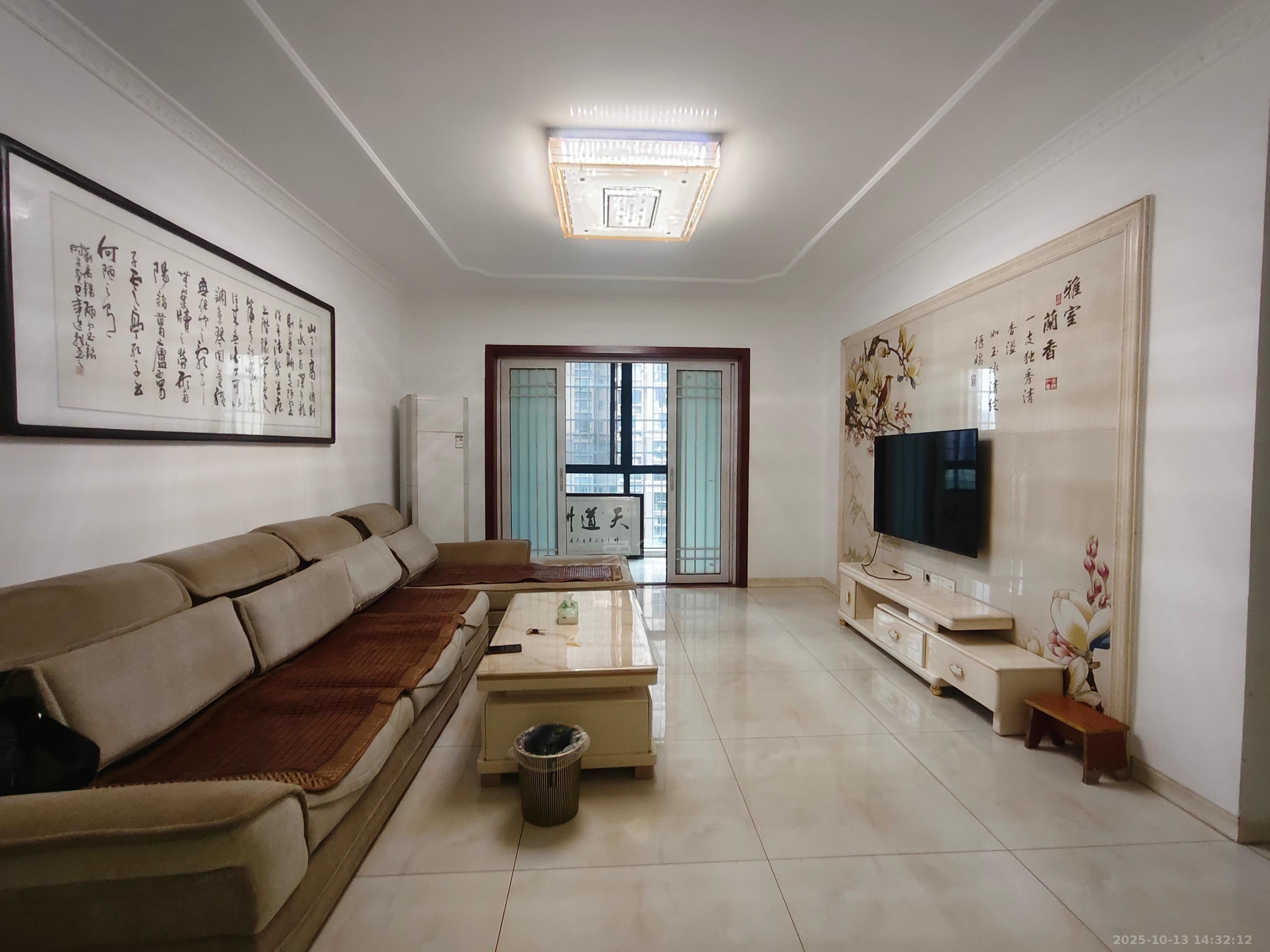 御景龙湾 4室2厅2卫 1880.0元/月 御景龙湾 4室2厅2卫 1880.0元/月室内图