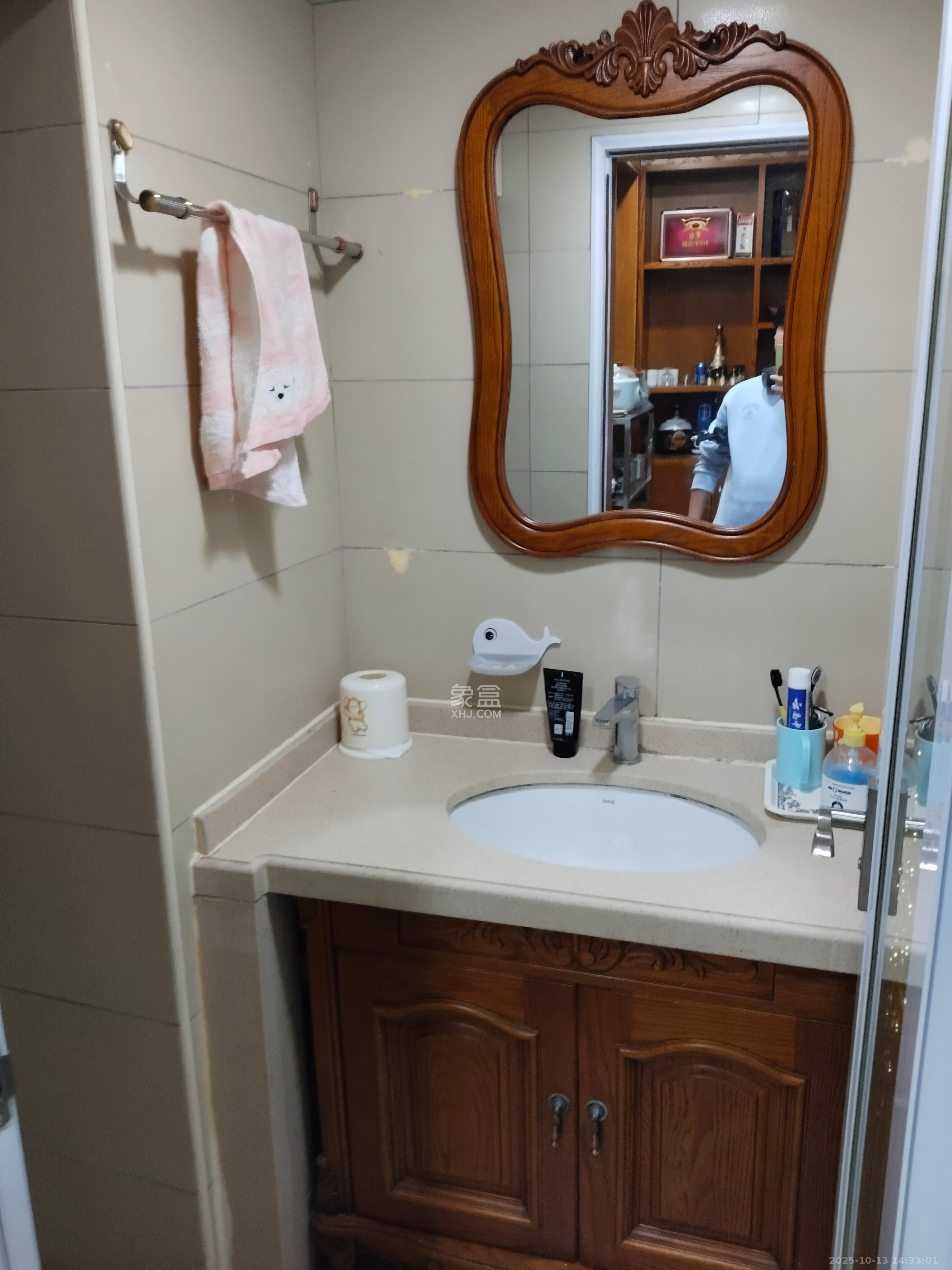 人民银行宿舍(蔡锷中路)  3室2厅2卫    4000.0元/月 人民银行宿舍(蔡锷中路)  3室2厅2卫    4000.0元/月