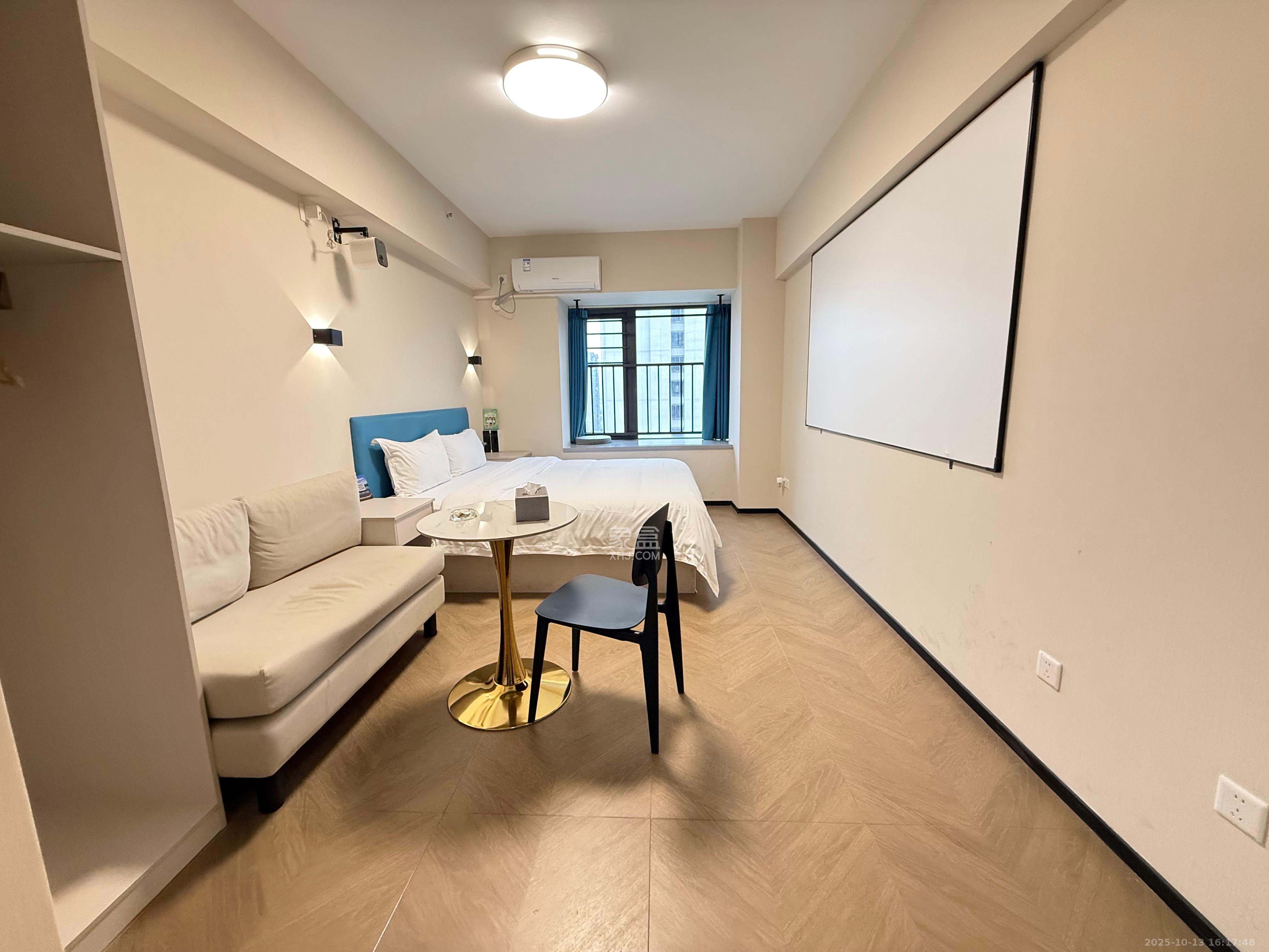 保利中环广场（保利中悦苑）  1室0厅1卫    1700.0元/月