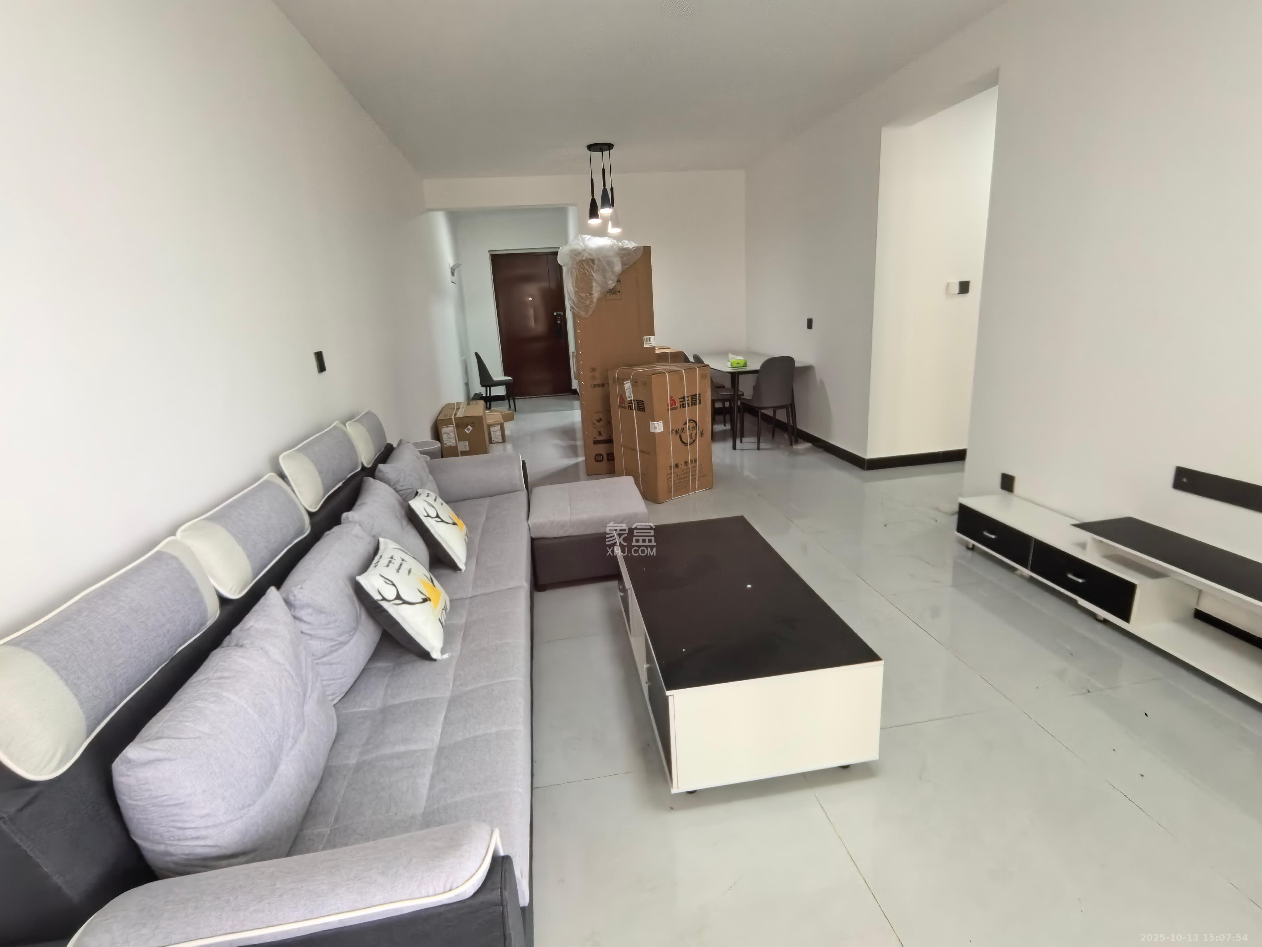 澳海弘阳云潇赋 3室2厅1卫 2300.0元/月 澳海弘阳云潇赋 3室2厅1卫 2300.0元/月室内图