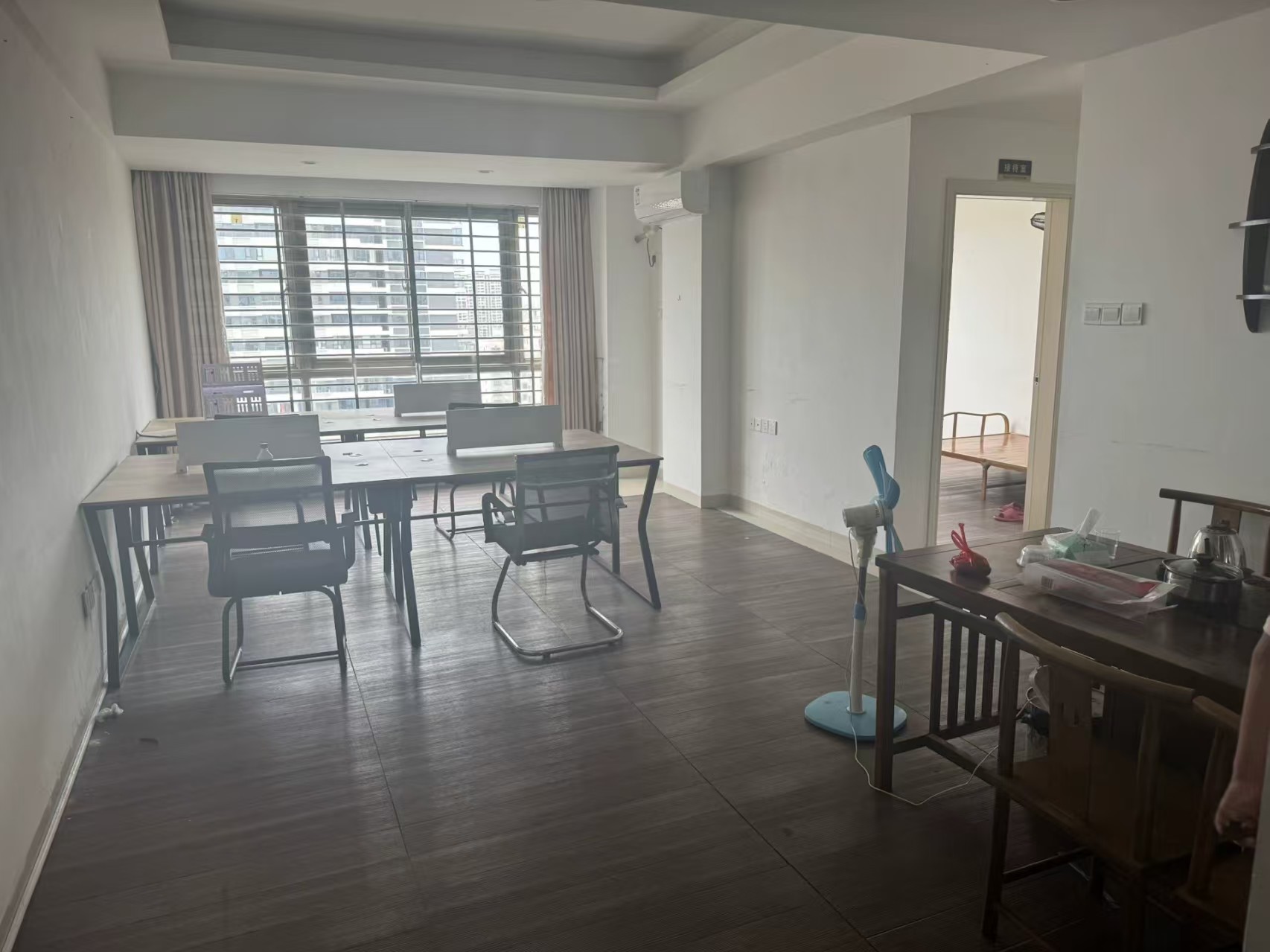 蓝天丽城  3室2厅1卫    2300.0元/月室内图