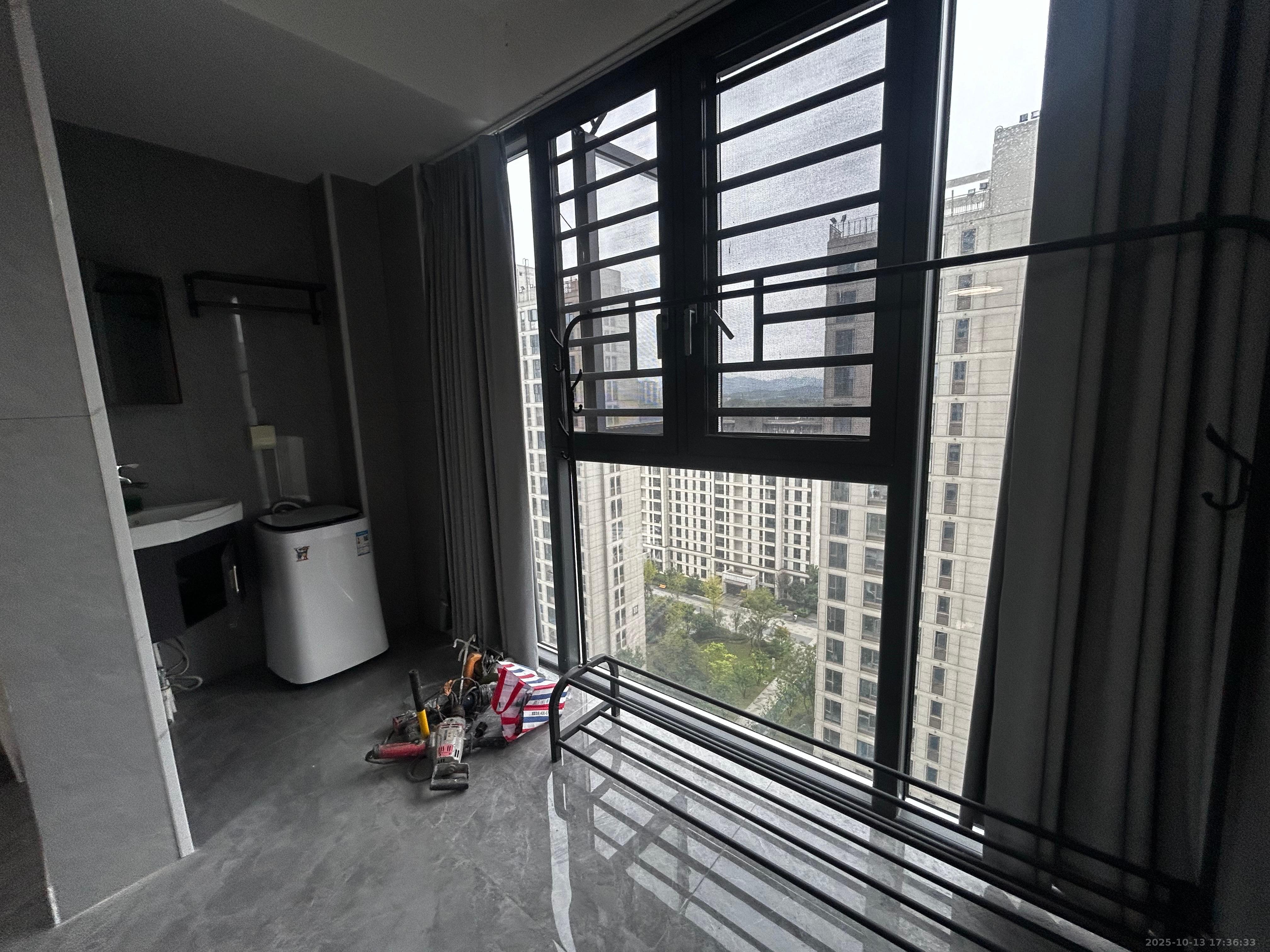 阳光城翡丽云邸  3室2厅2卫    2500.0元/月室内图