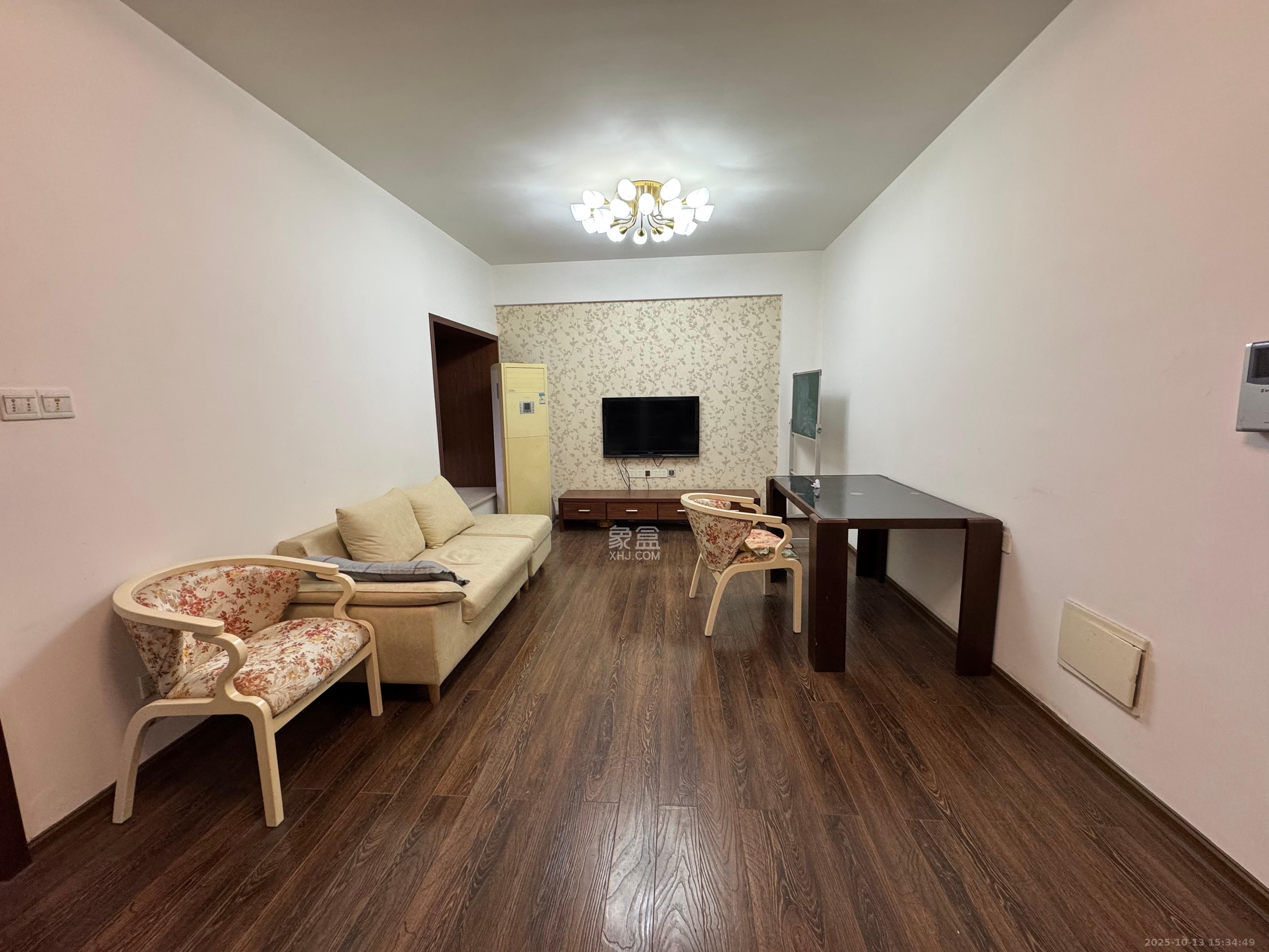 旭辉藏郡(藏郡、旭湘华府) 3室2厅1卫 2400.0元/月 旭辉藏郡(藏郡、旭湘华府) 3室2厅1卫 2400.0元/月室内图