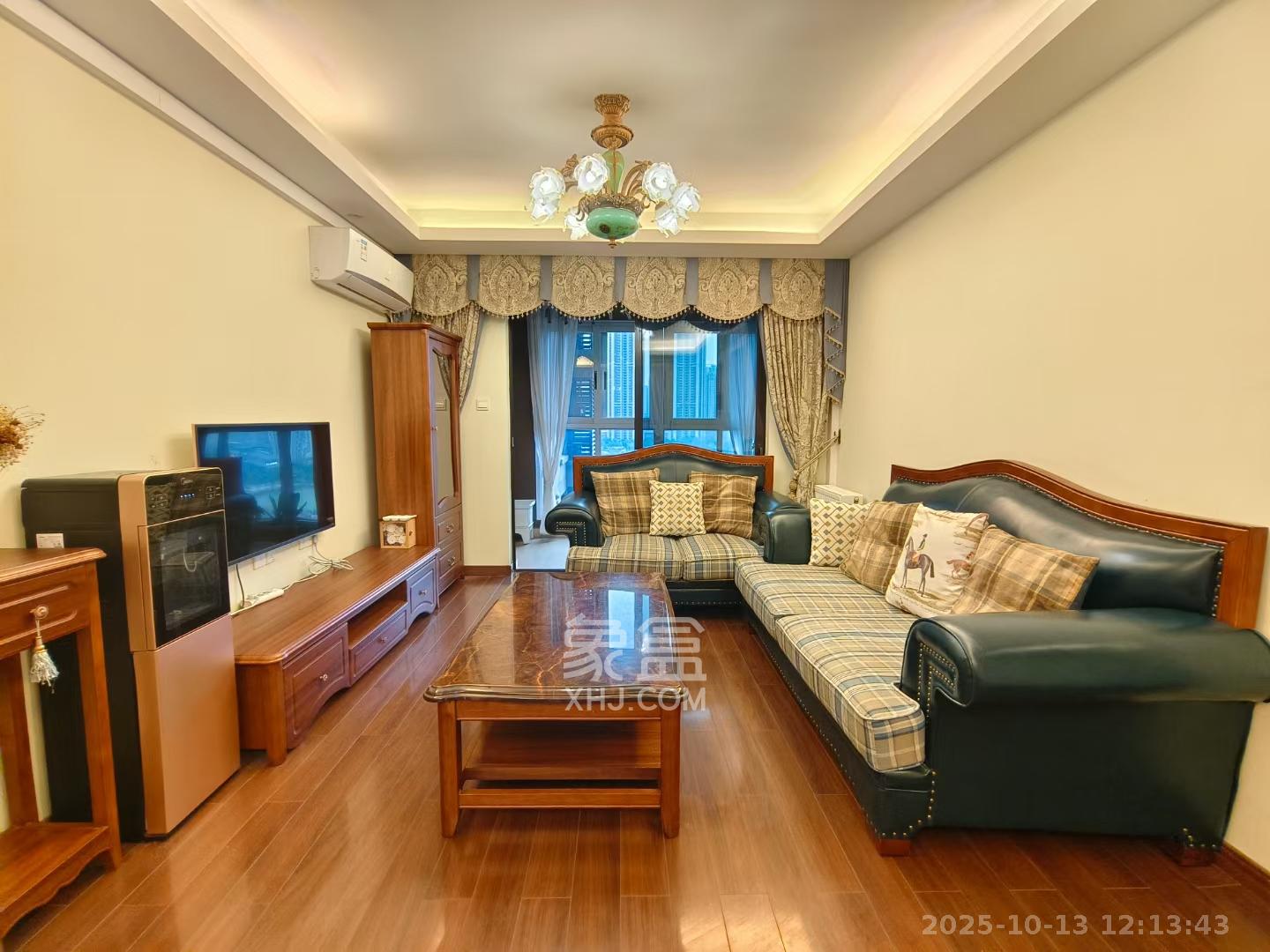 万科里金域滨江  3室2厅2卫    4200.0元/月