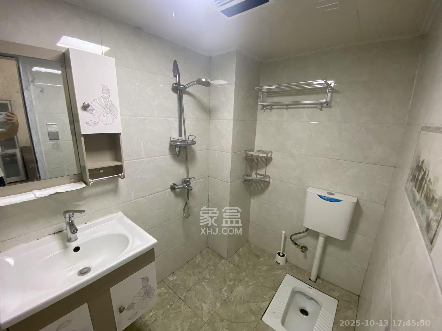 鑫远和城（一、二期）  1室1厅1卫    1300.0元/月室内图