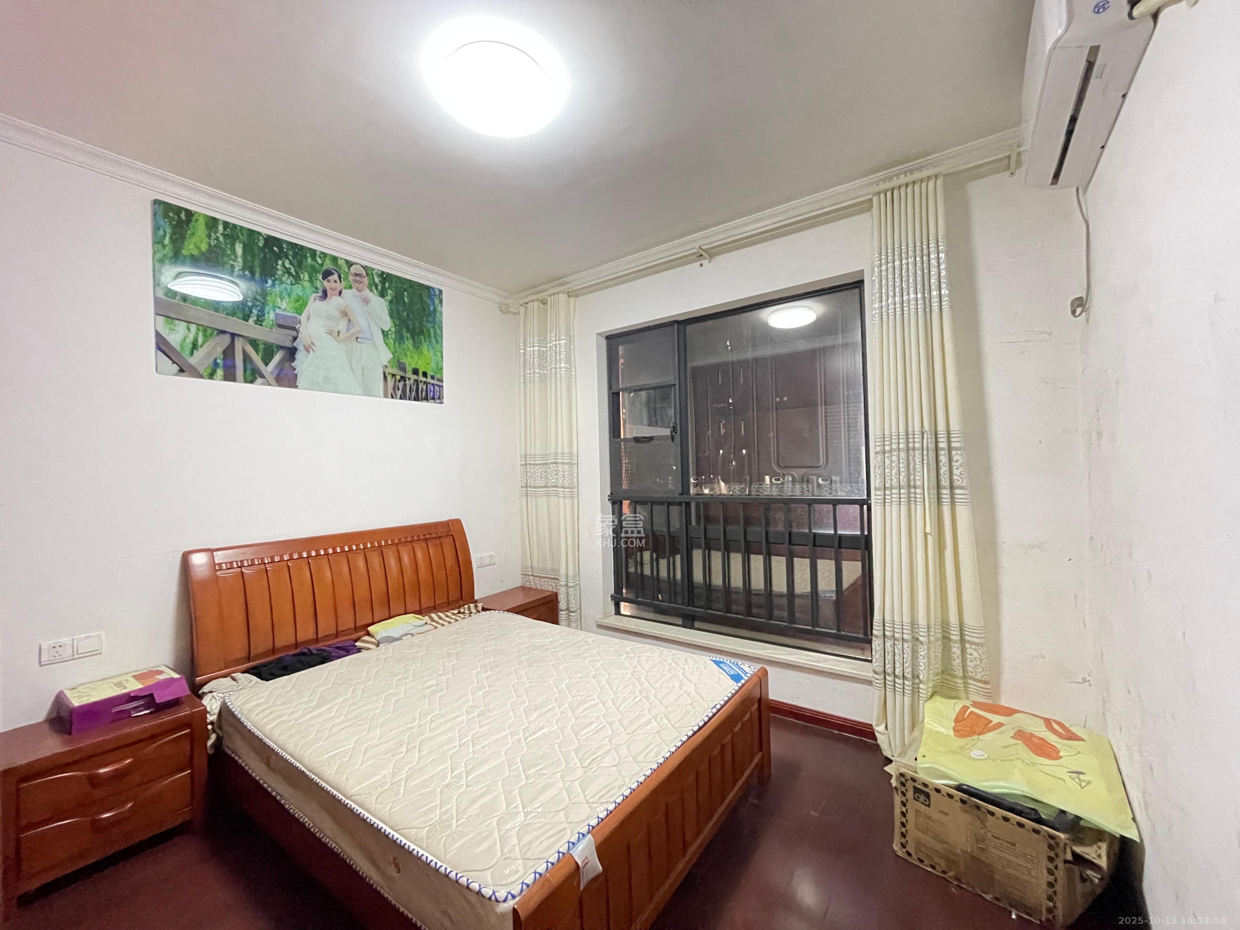 翡翠云天  3室2厅2卫    2000.0元/月室内图