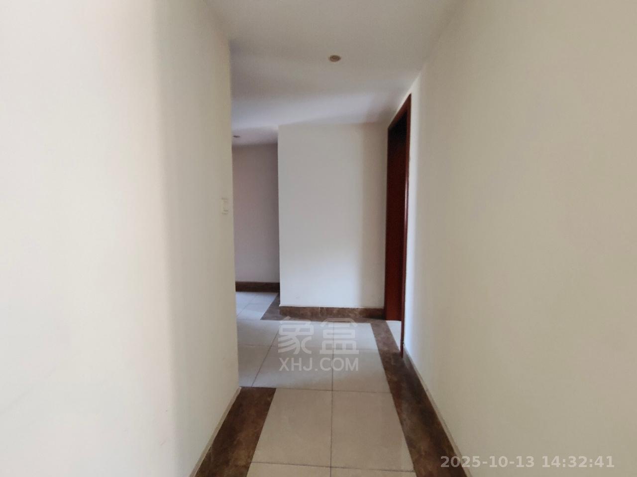 恒大华府 4室2厅2卫 3500.0元/月 恒大华府 4室2厅2卫 3500.0元/月室内图