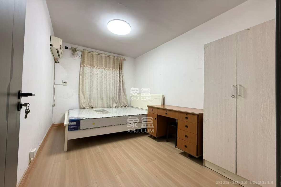 左家塘印刷厂宿舍(人印宿舍) 1室0厅0卫 1300.0元/月 左家塘印刷厂宿舍(人印宿舍) 1室0厅0卫 1300.0元/月室内图