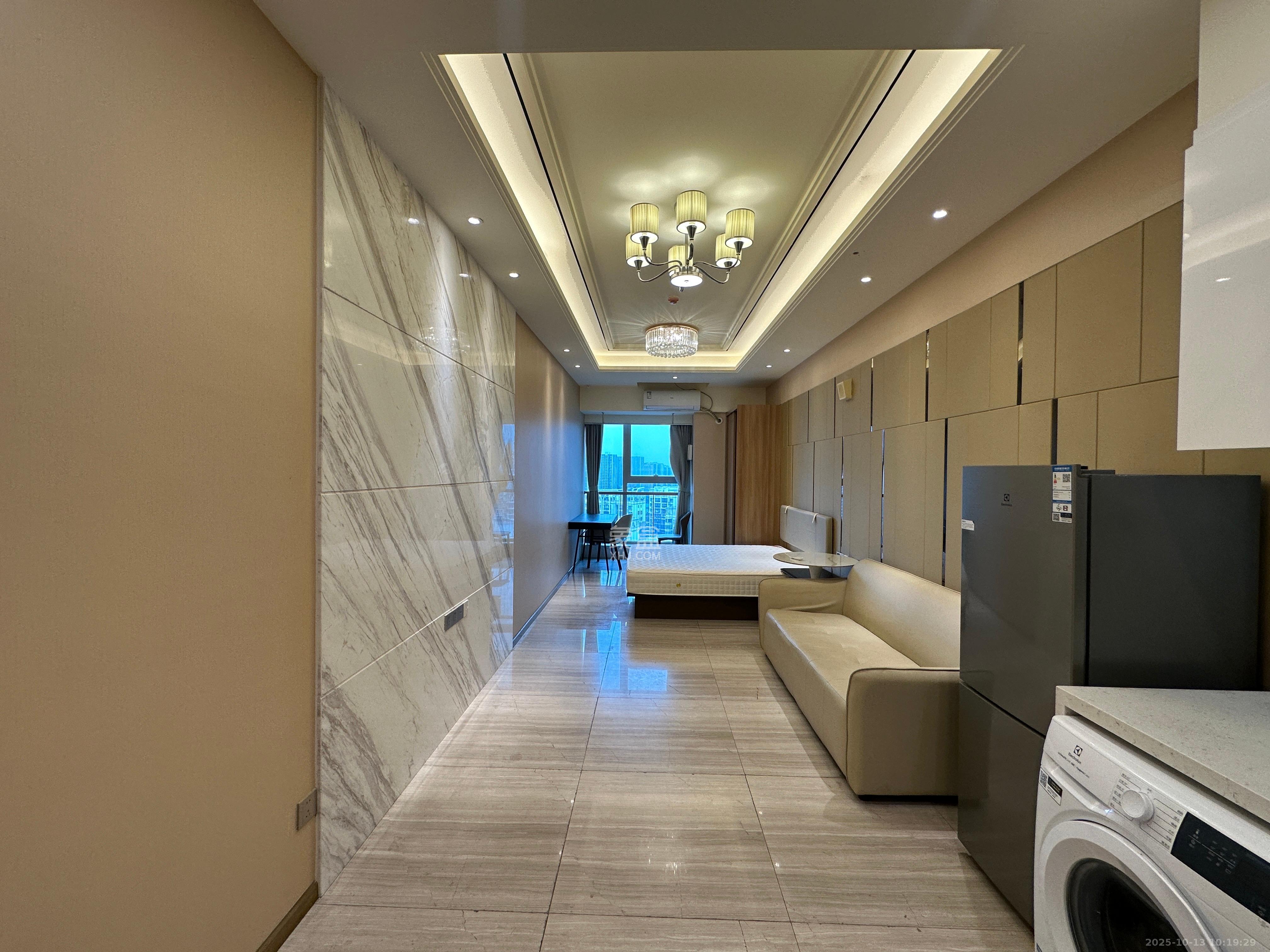 恒大誉府（融誉商业中心）  1室1厅1卫    1700.0元/月