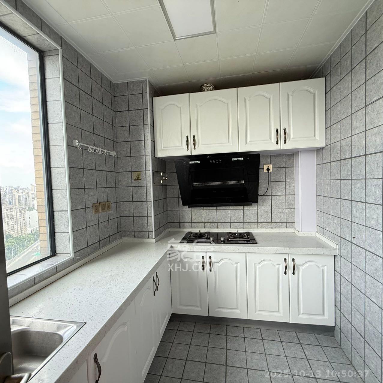 湘府9号  3室2厅2卫    3000.0元/月室内图