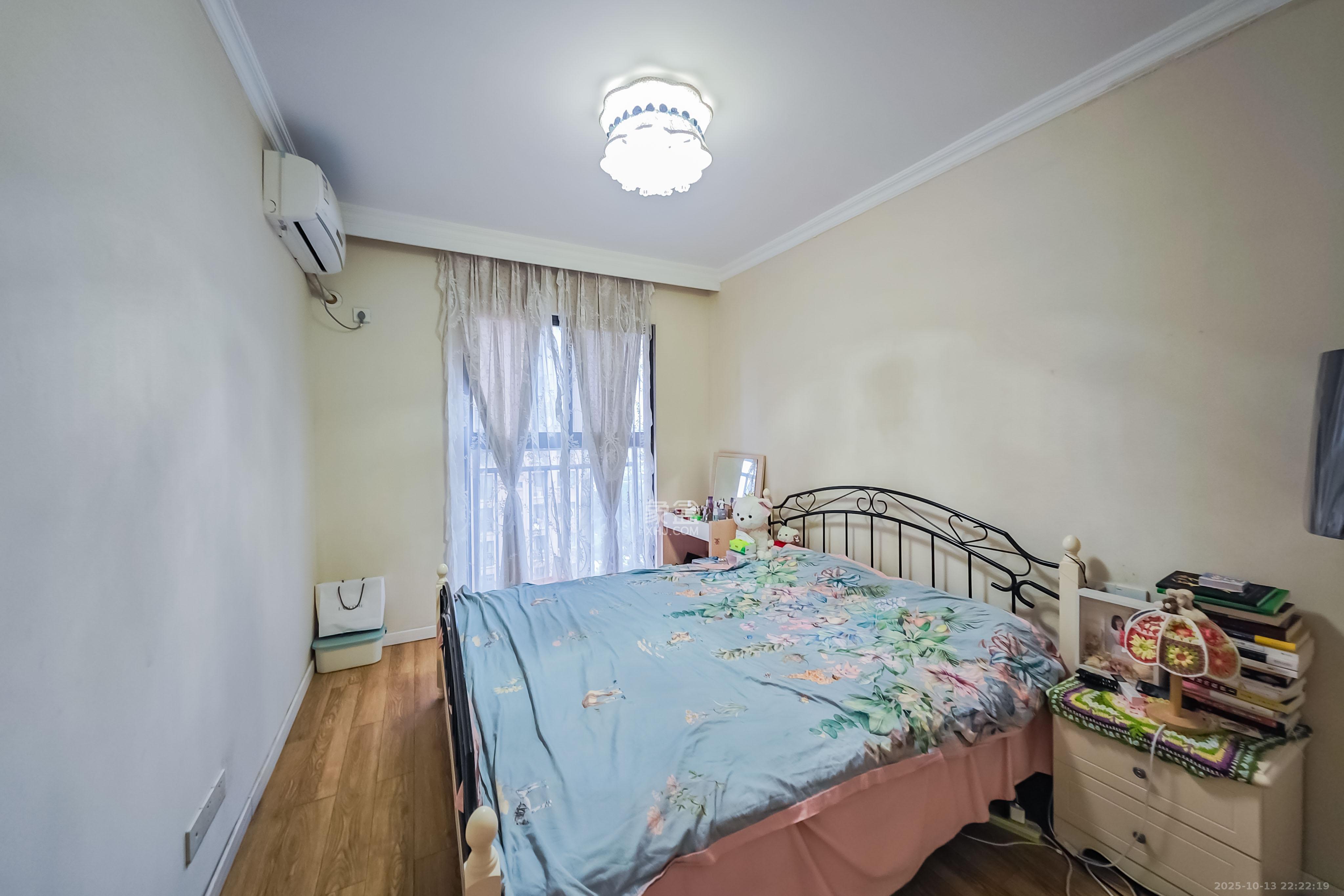 旭辉香樟公馆  3室2厅1卫    90.0万卧室