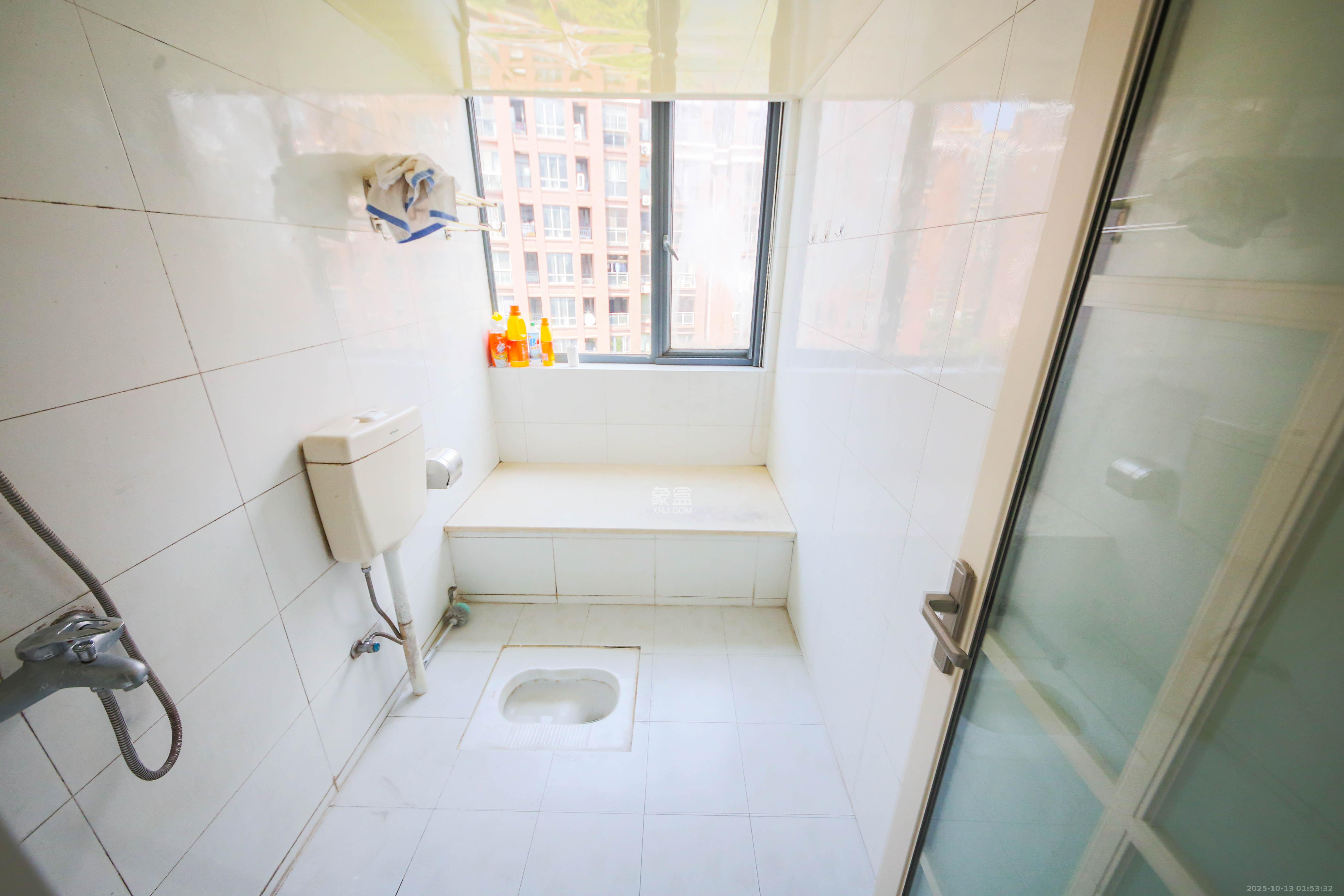 奥林匹克花园 3室2厅1卫 115.0万 奥林匹克花园 3室2厅1卫 115.0万卫生间