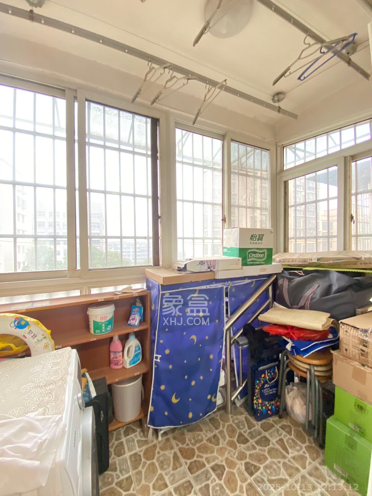 东南雅苑 3室2厅1卫 2600.0元/月 东南雅苑 3室2厅1卫 2600.0元/月室内图