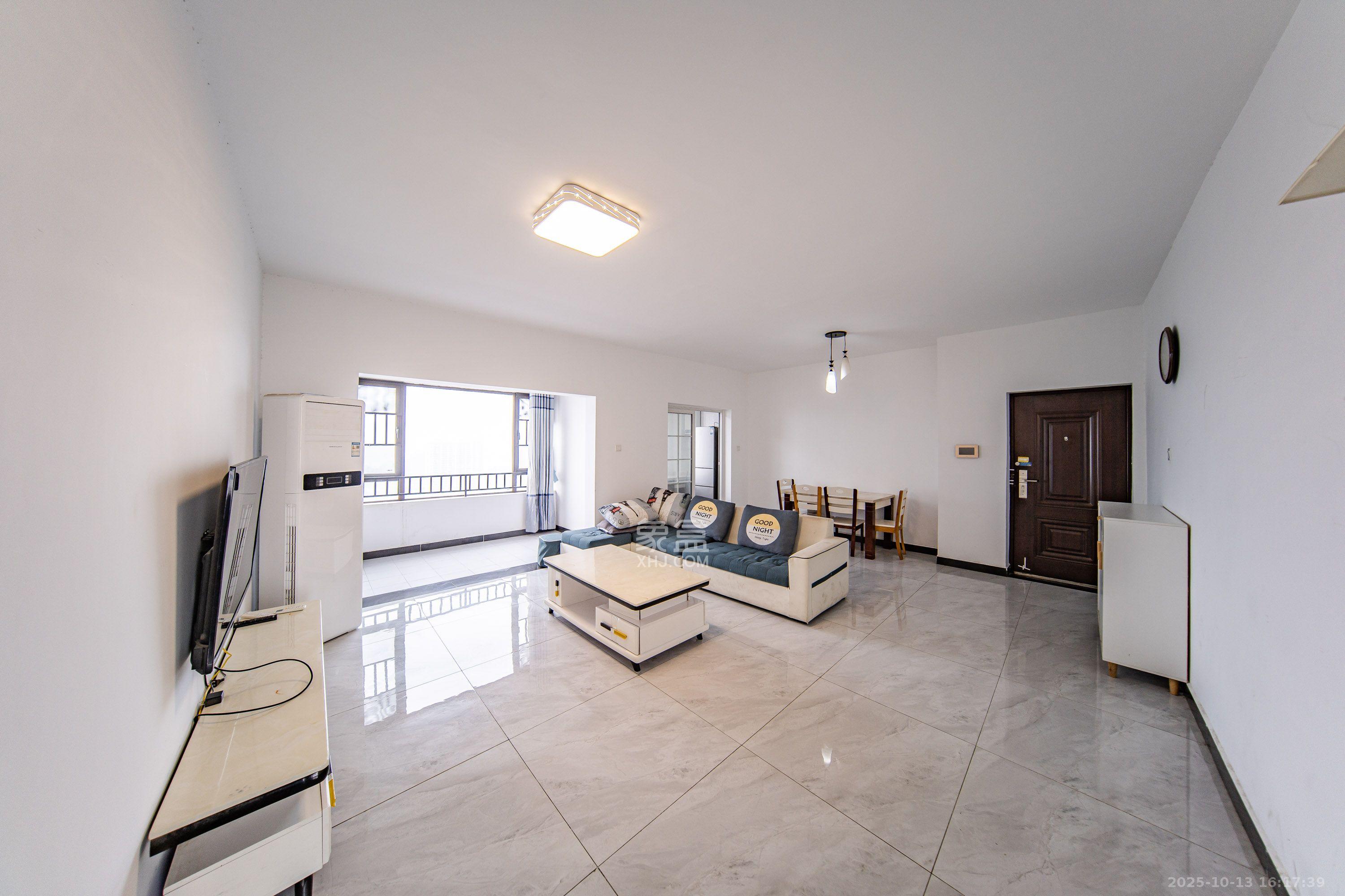 洋湖18克拉（旷远洋湖18克拉）  4室2厅2卫    3000.0元/月室内图