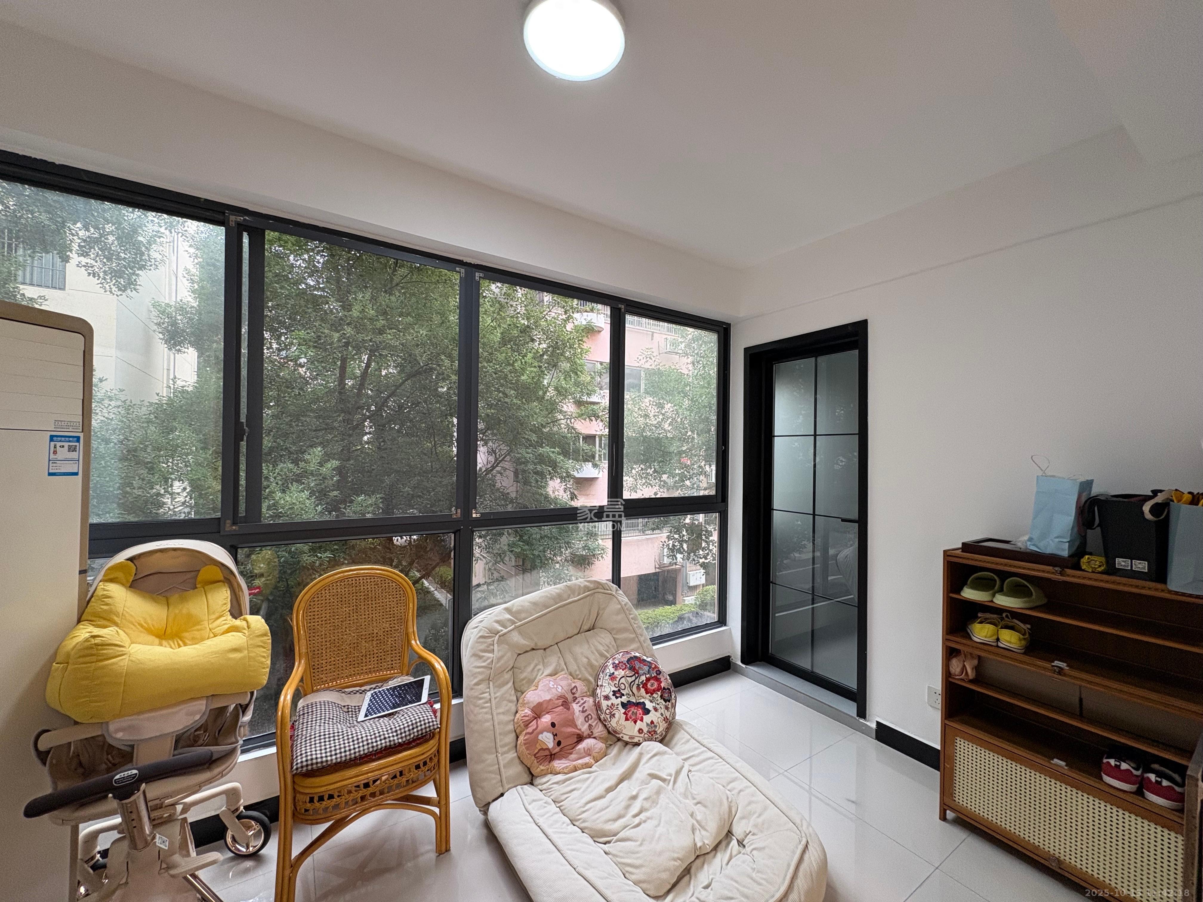 湘卫花苑 3室2厅2卫 2100.0元/月 湘卫花苑 3室2厅2卫 2100.0元/月室内图