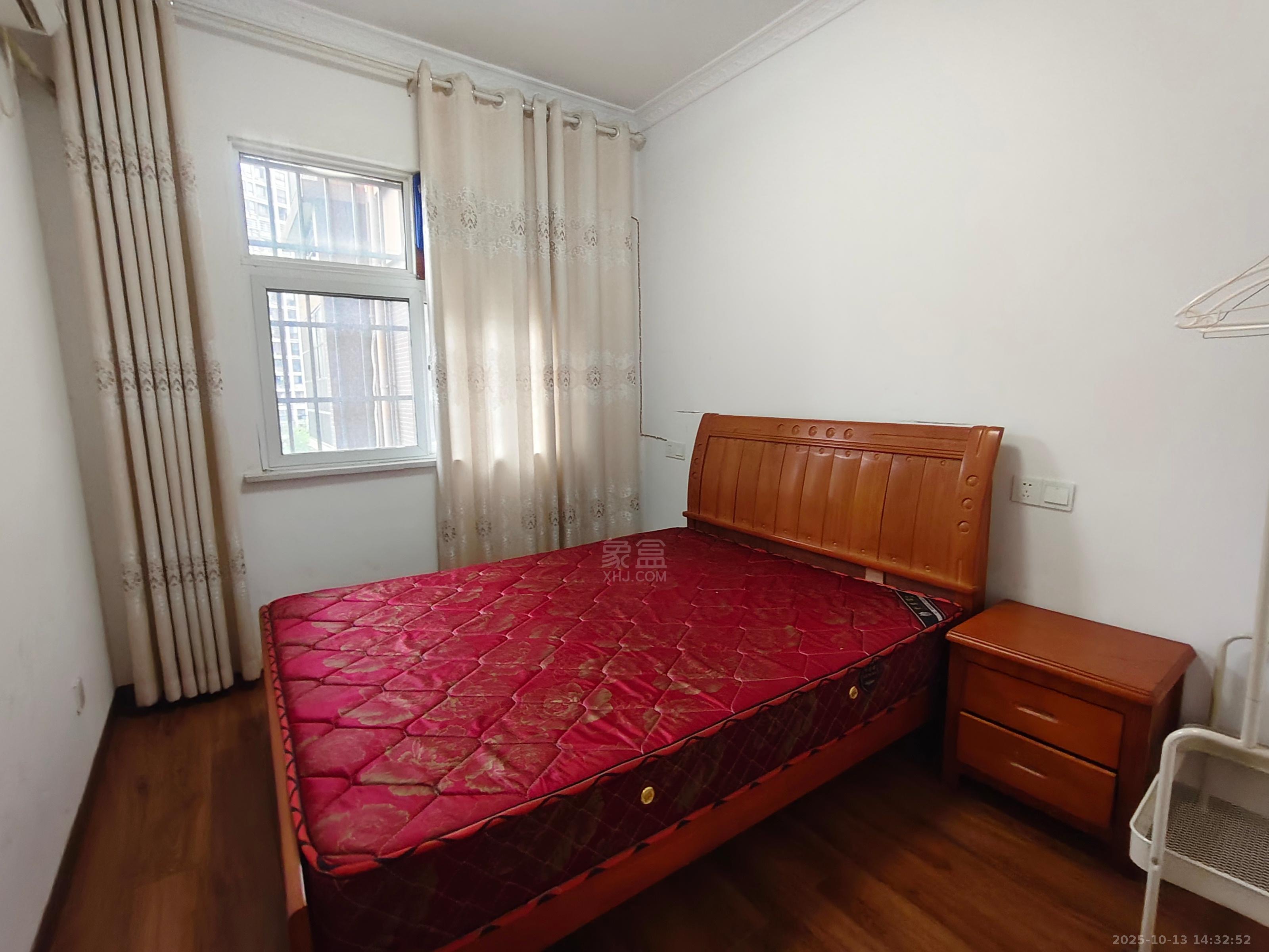 御景龙湾 4室2厅2卫 1880.0元/月 御景龙湾 4室2厅2卫 1880.0元/月室内图