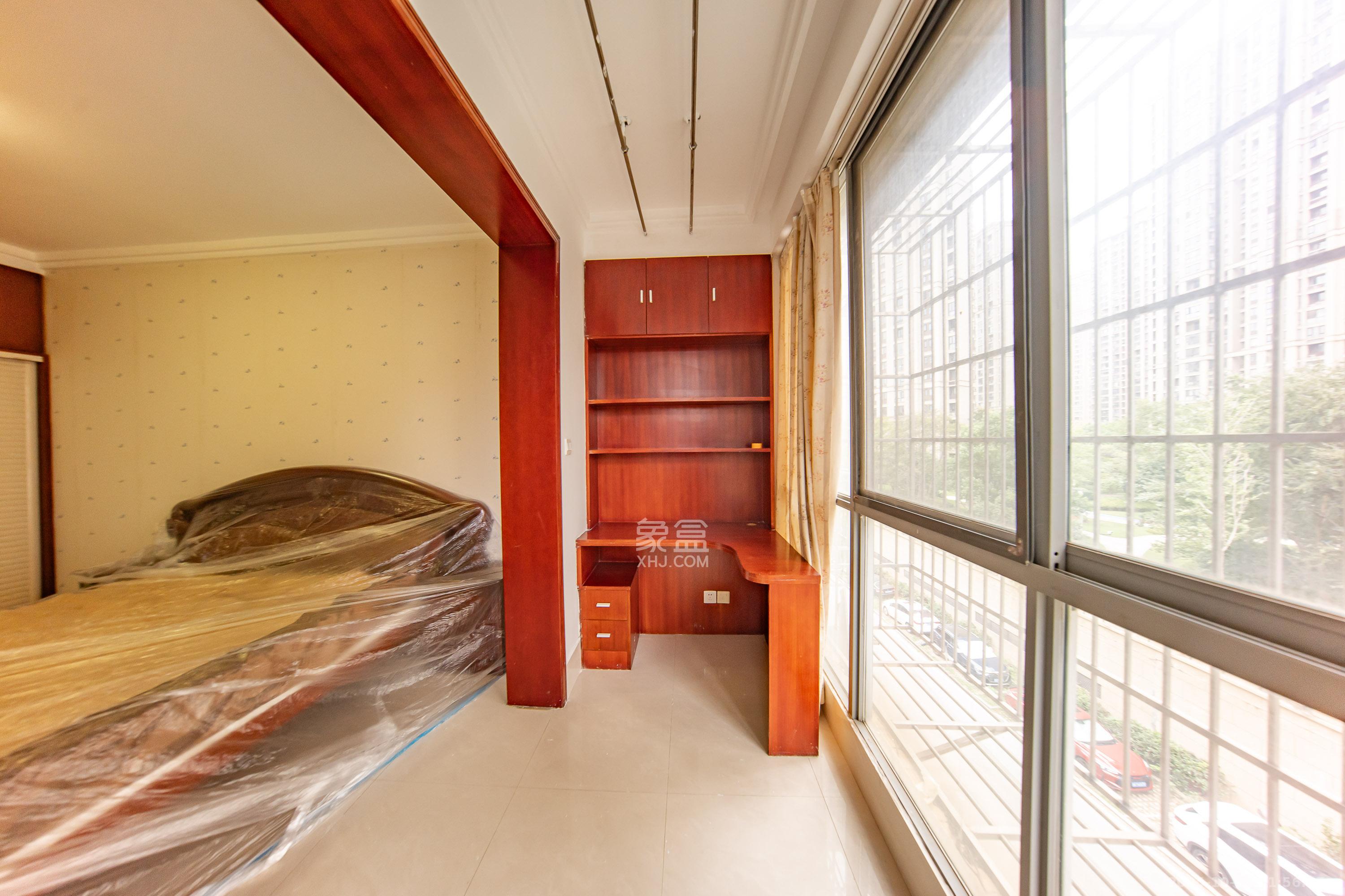 靳江明珠 3室2厅2卫 60.0万 靳江明珠 3室2厅2卫 60.0万阳台