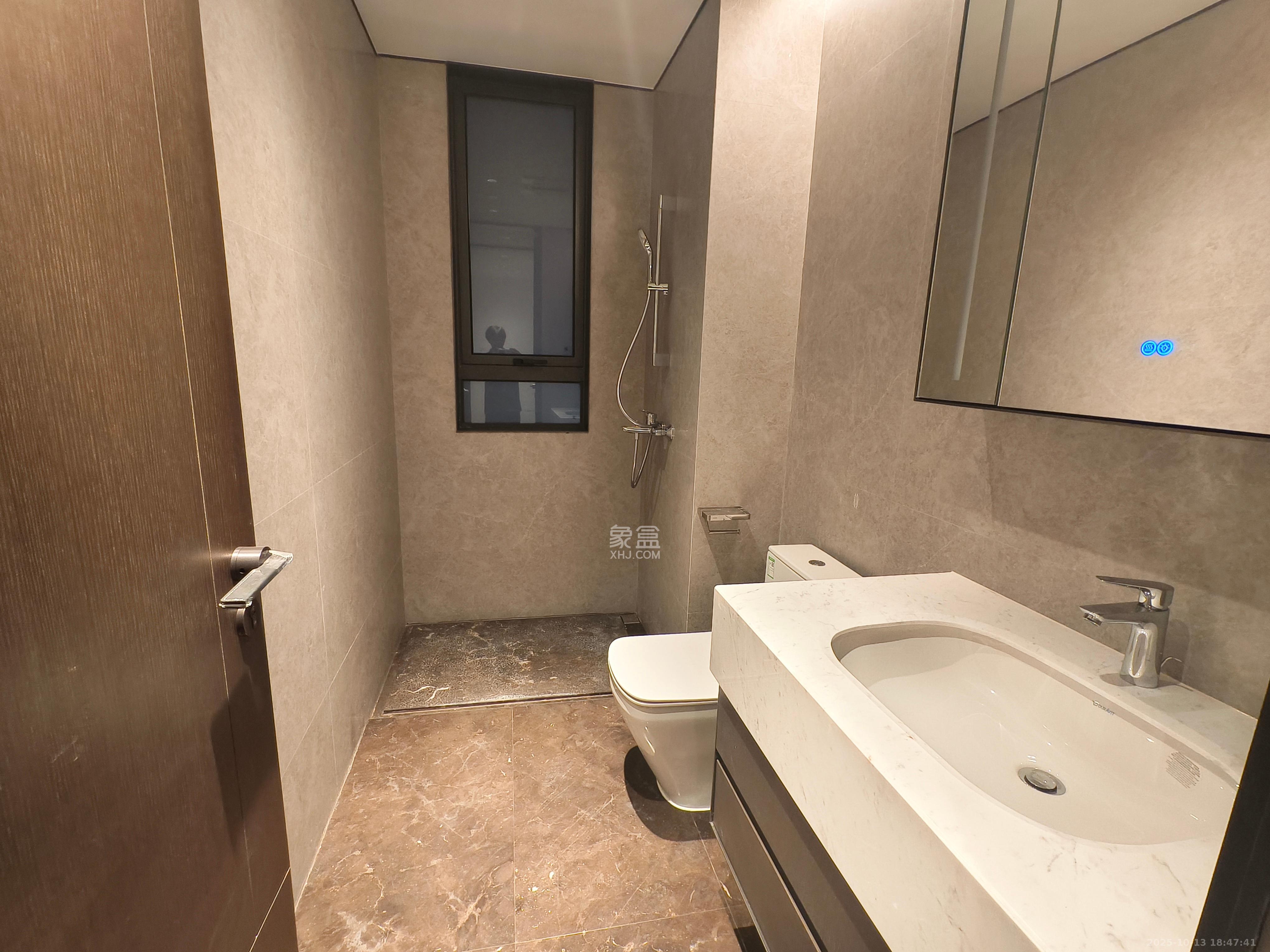 万科瑧湾汇  5室2厅3卫    15000.0元/月 万科瑧湾汇  5室2厅3卫    15000.0元/月室内图