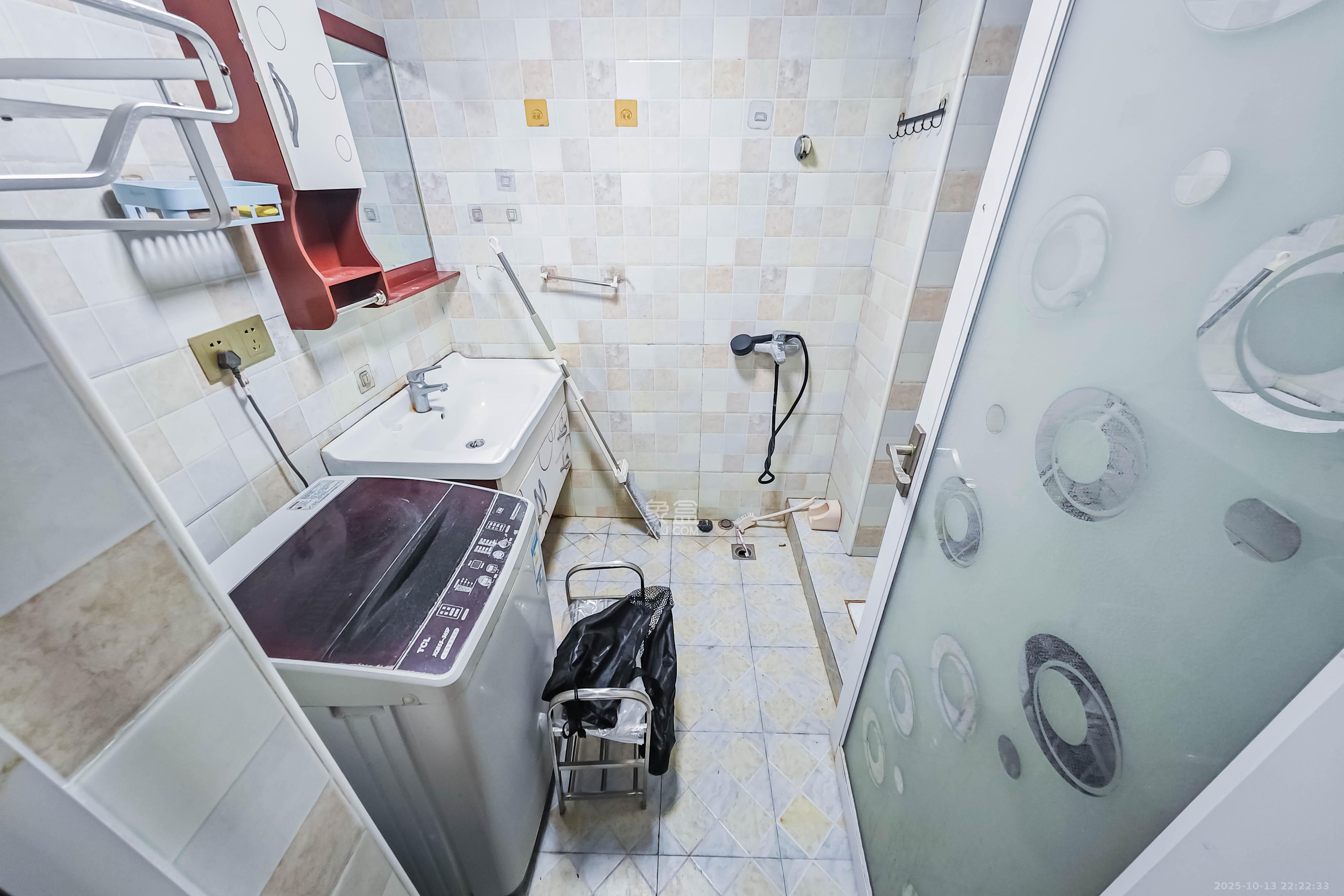 融科东南海  1室0厅1卫    19.8万 融科东南海  1室0厅1卫    19.8万卫生间