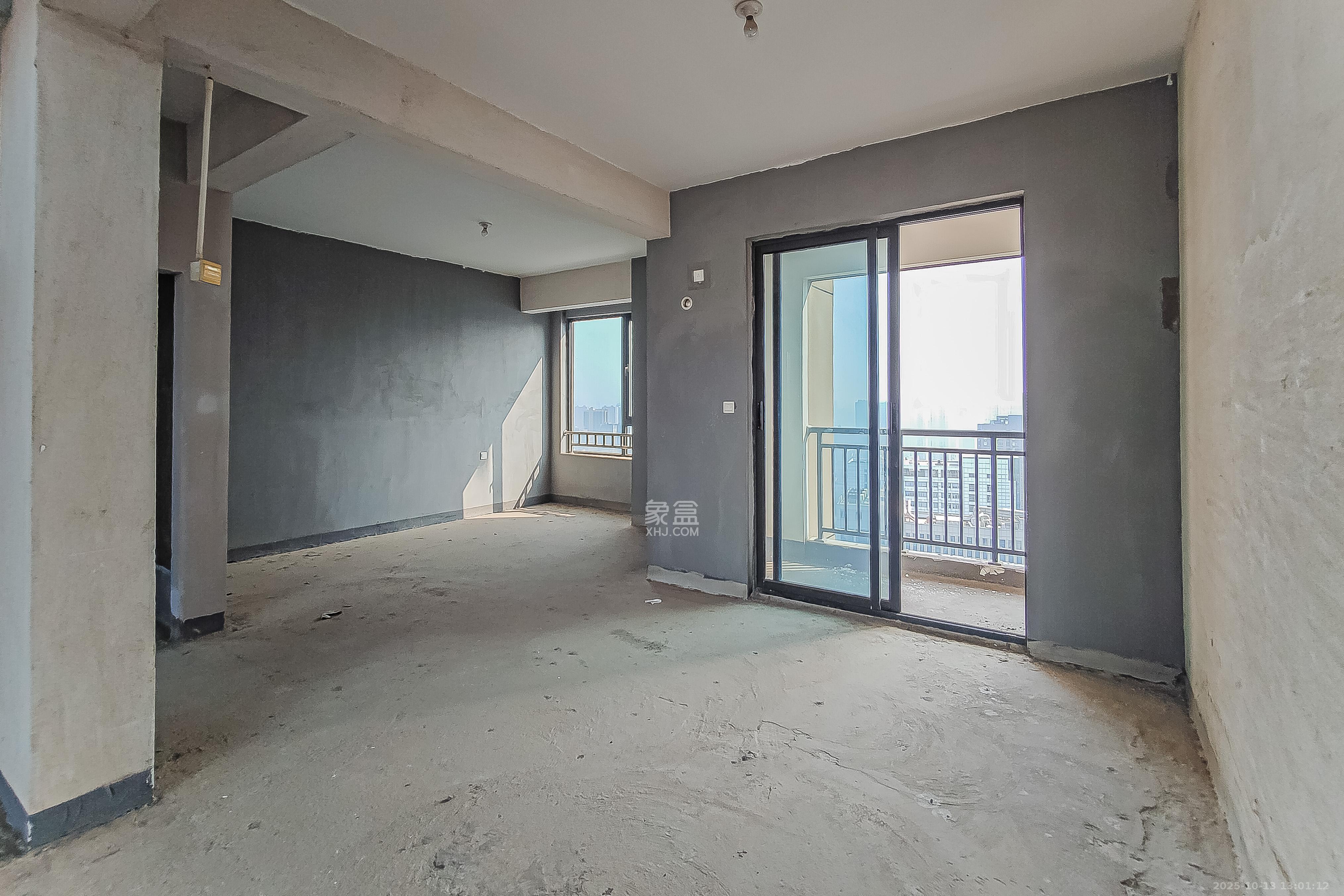 建发中央公园(建发美地) 6室2厅3卫 360.0万 建发中央公园(建发美地) 6室2厅3卫 360.0万卧室