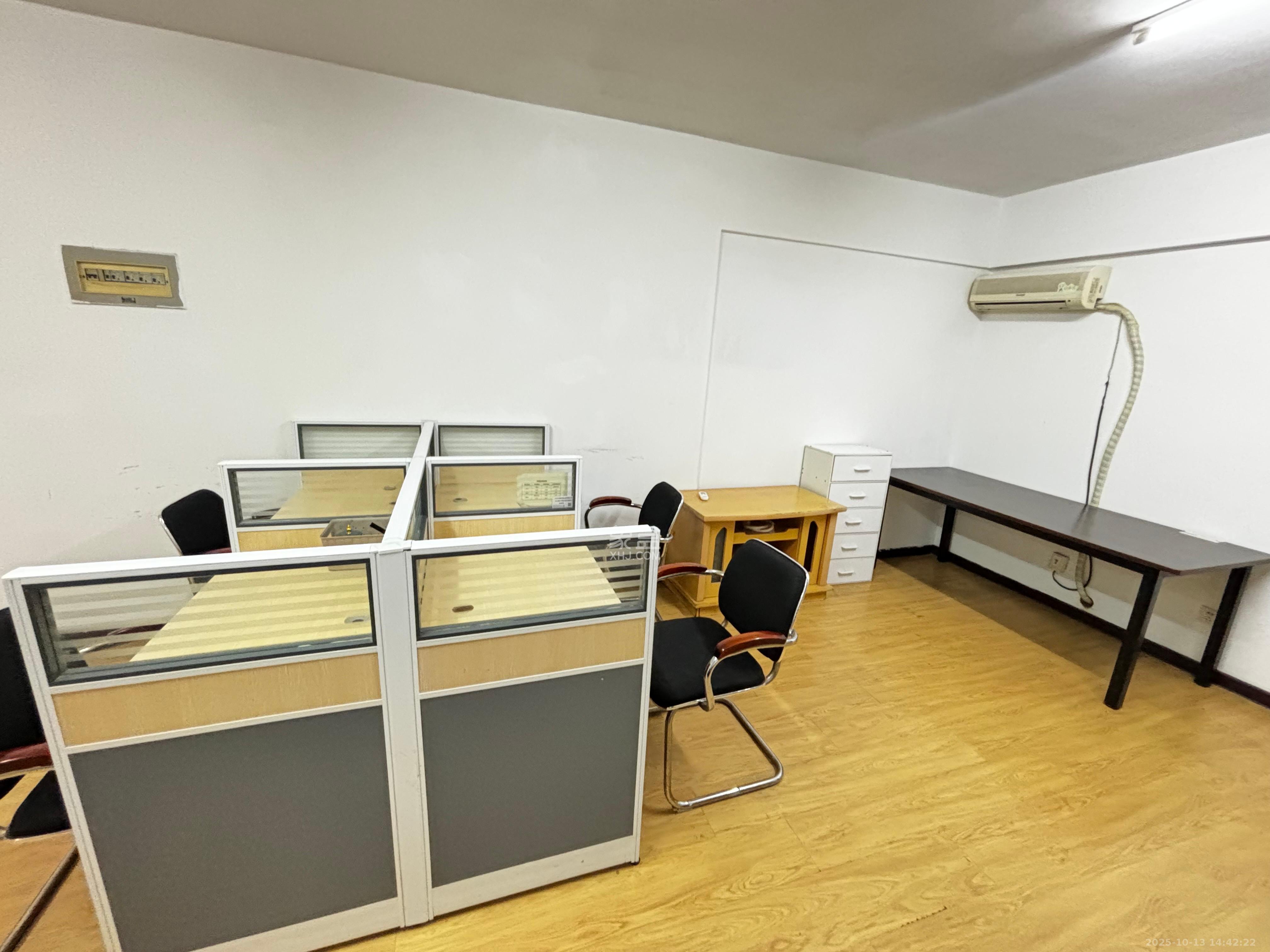 上东印象  3室1厅1卫    2400.0元/月 上东印象  3室1厅1卫    2400.0元/月室内图