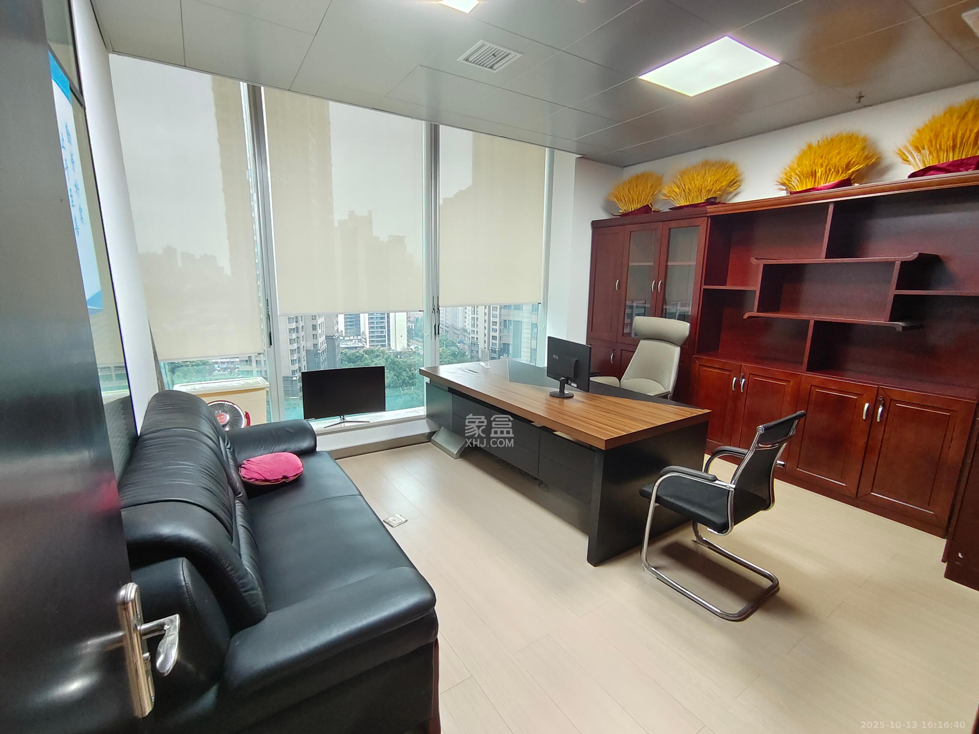 保利国际广场   240.0㎡      10000.0元/月室内图