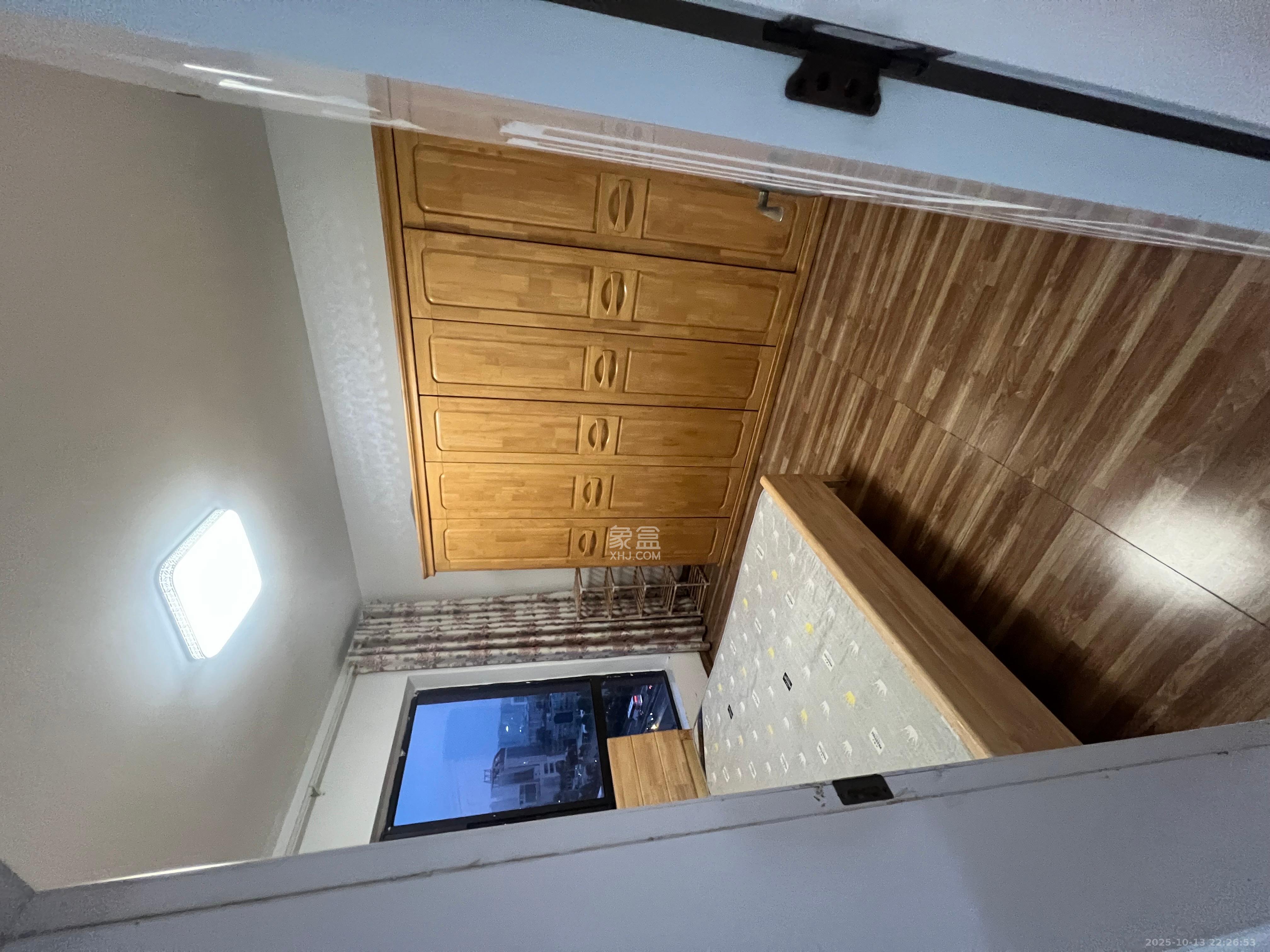 国储电脑城 1室1厅1卫 1400.0元/月 国储电脑城 1室1厅1卫 1400.0元/月室内图