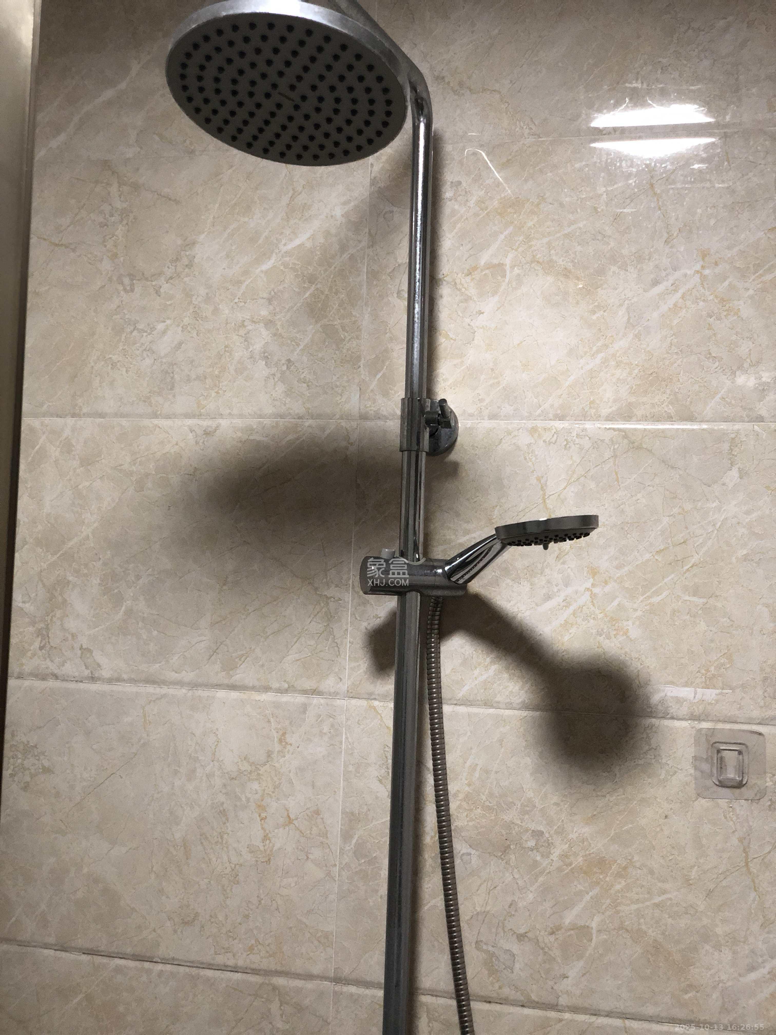 金茂梅溪湖  1室1厅1卫    1800.0元/月室内图