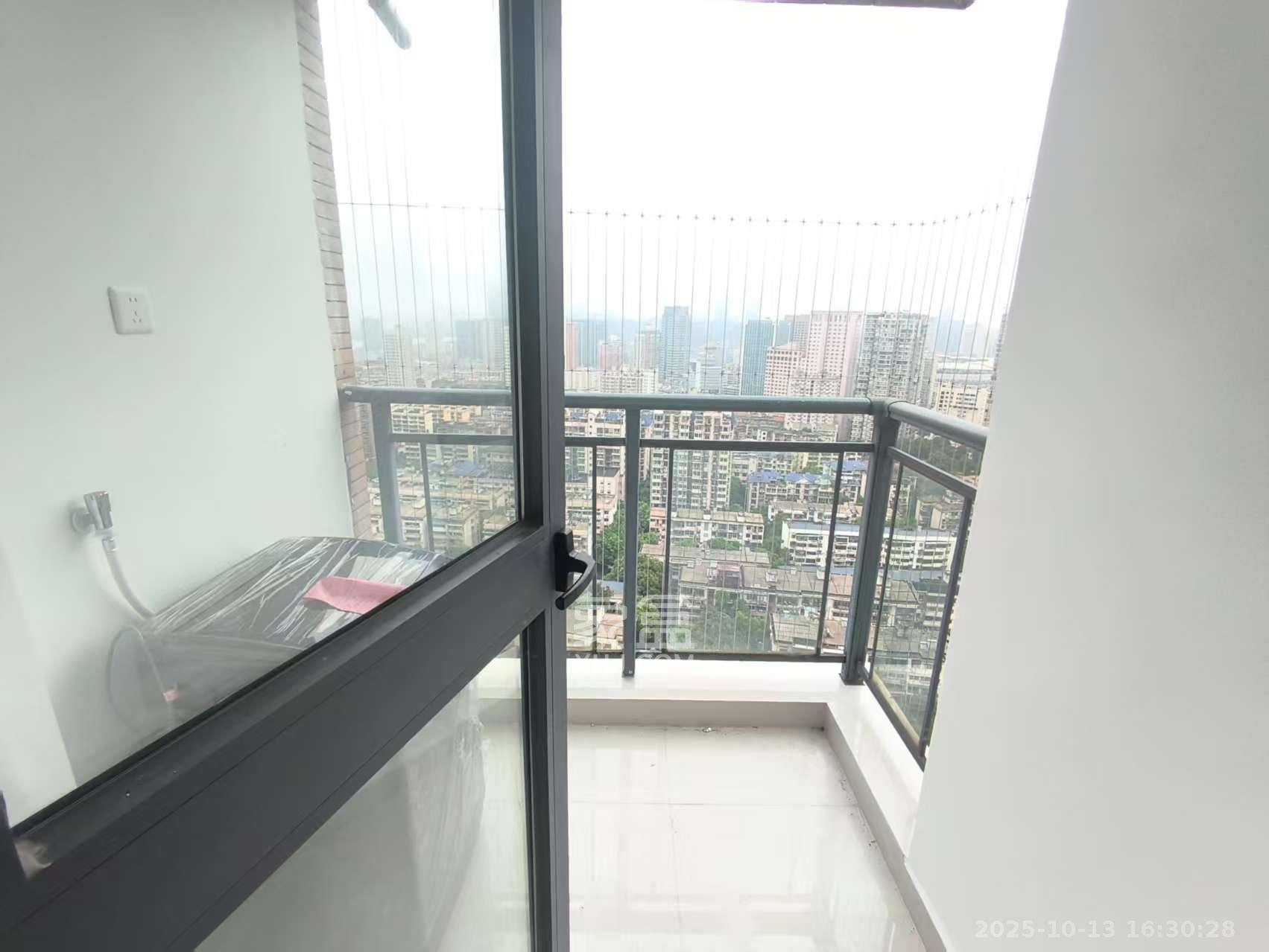 钱隆首府(福晟御园)  3室2厅1卫    3200.0元/月室内图