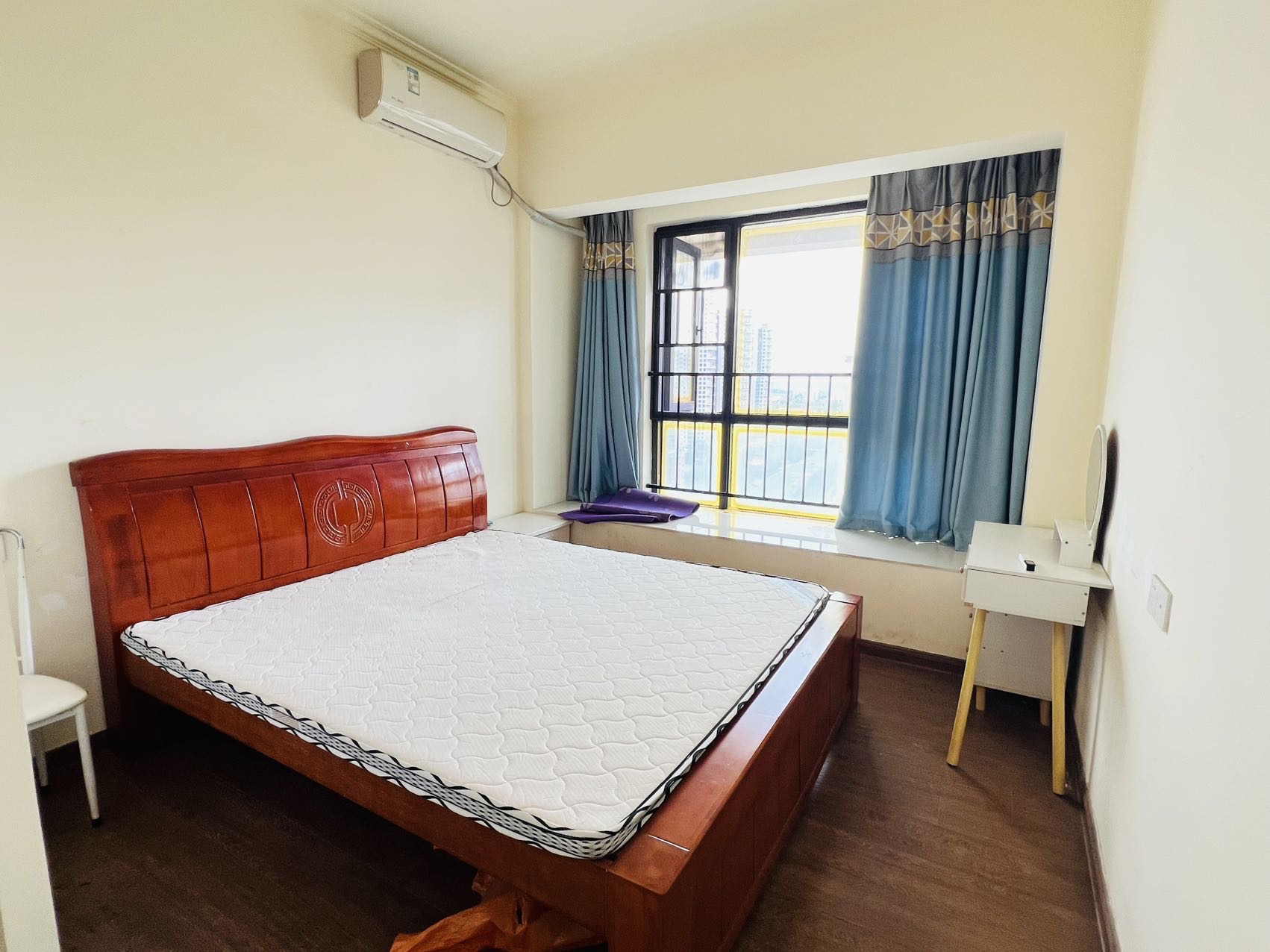 碧桂园  4室2厅2卫    92.8万客厅