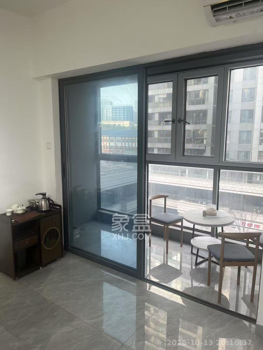 复地星光天地  1室1厅1卫    1600.0元/月室内图