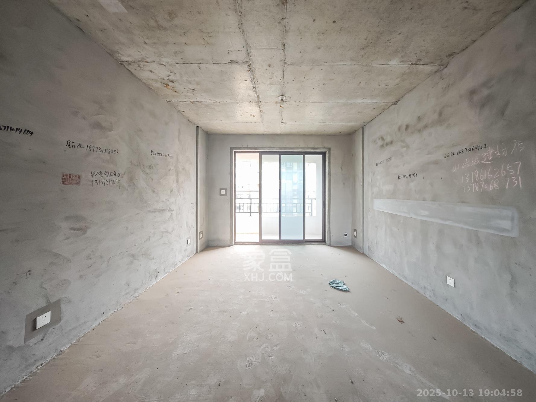 山语城三期  3室2厅2卫    81.6万 山语城三期  3室2厅2卫    81.6万客厅