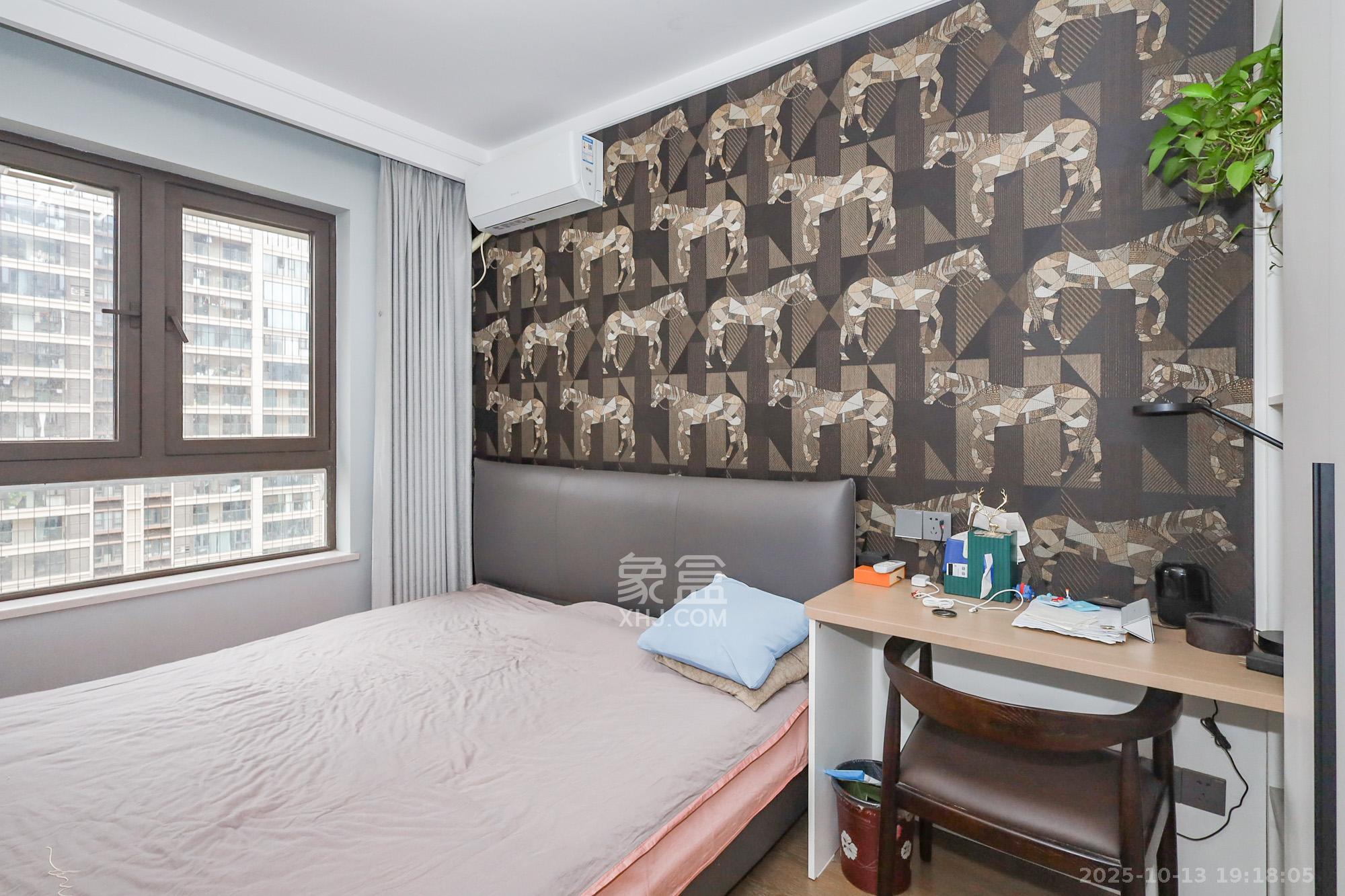 龙湖铂金中心(龙湖春江郦城) 3室2厅2卫 229.0万 龙湖铂金中心(龙湖春江郦城) 3室2厅2卫 229.0万卧室