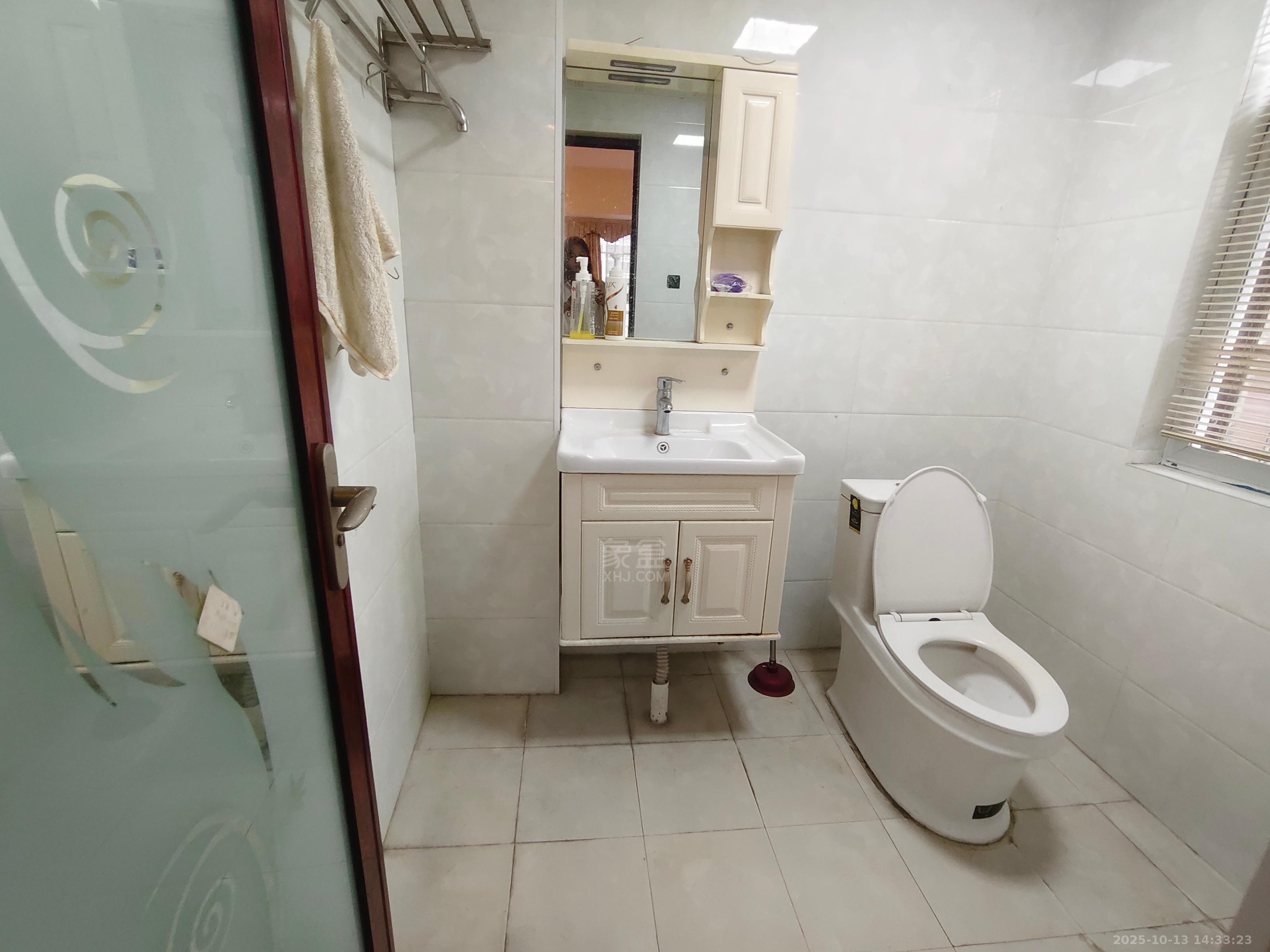 御景龙湾 4室2厅2卫 1880.0元/月 御景龙湾 4室2厅2卫 1880.0元/月室内图