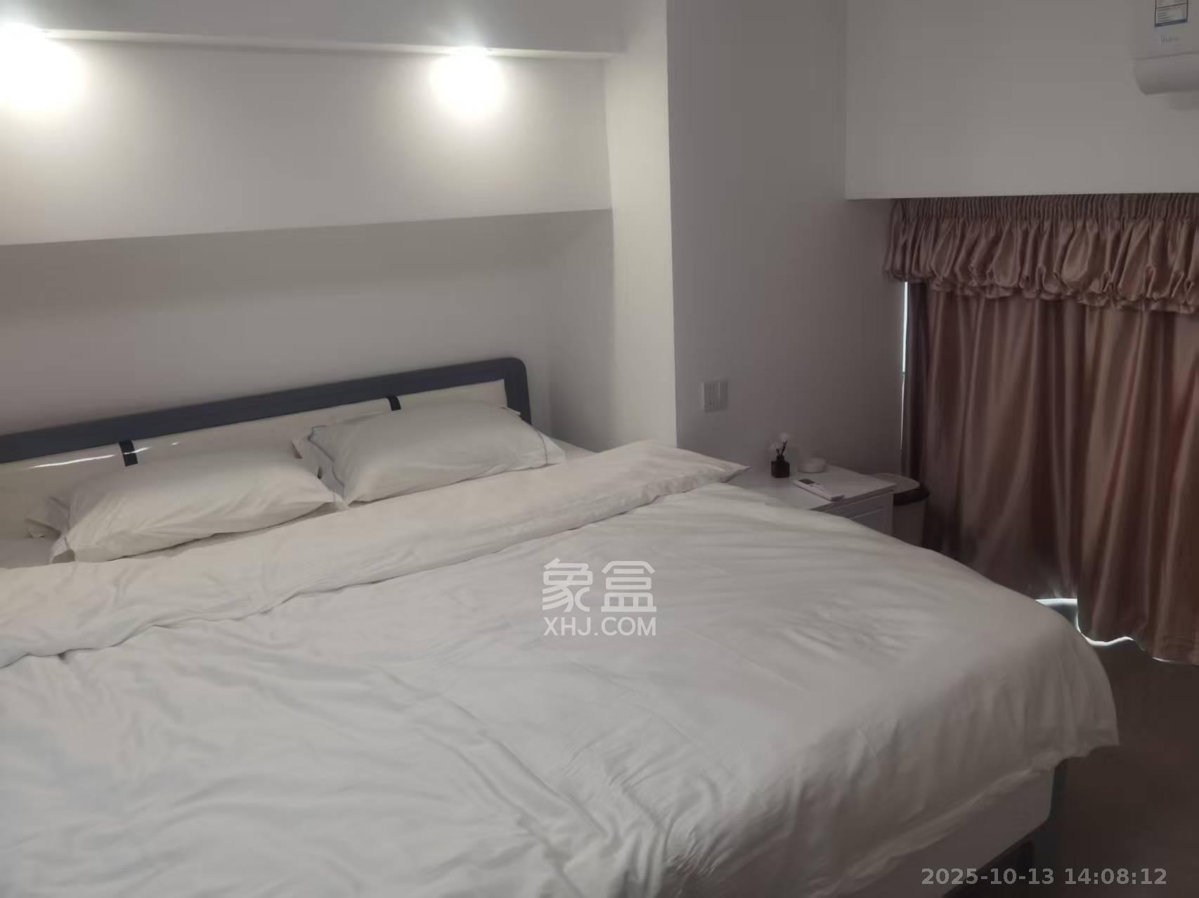 绿地V岛  1室1厅1卫    2200.0元/月室内图