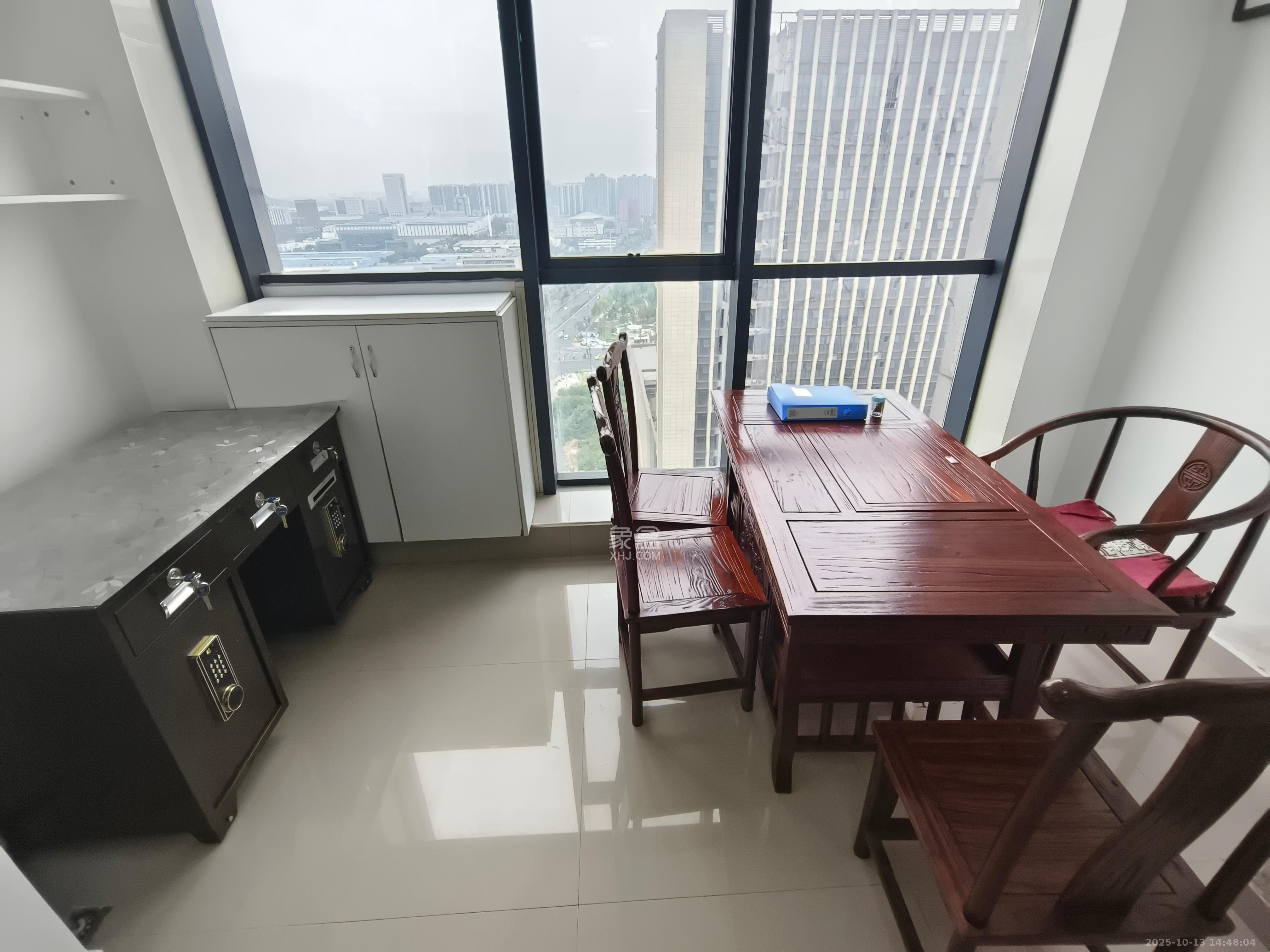 华侨假日中心(晟华苑) 1室1厅1卫 1600.0元/月 华侨假日中心(晟华苑) 1室1厅1卫 1600.0元/月室内图