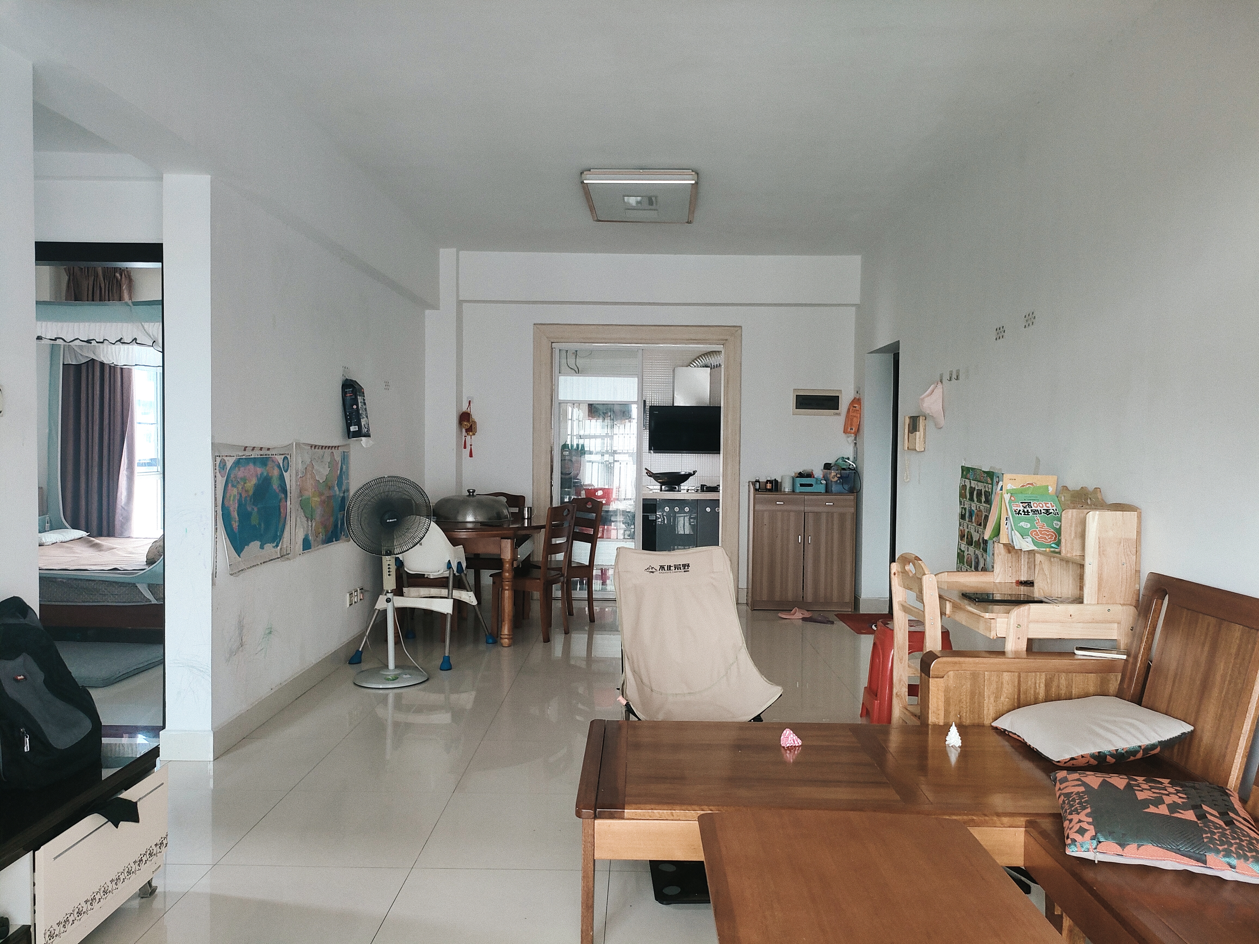 汇锦名城  2室2厅1卫    90.0万客厅